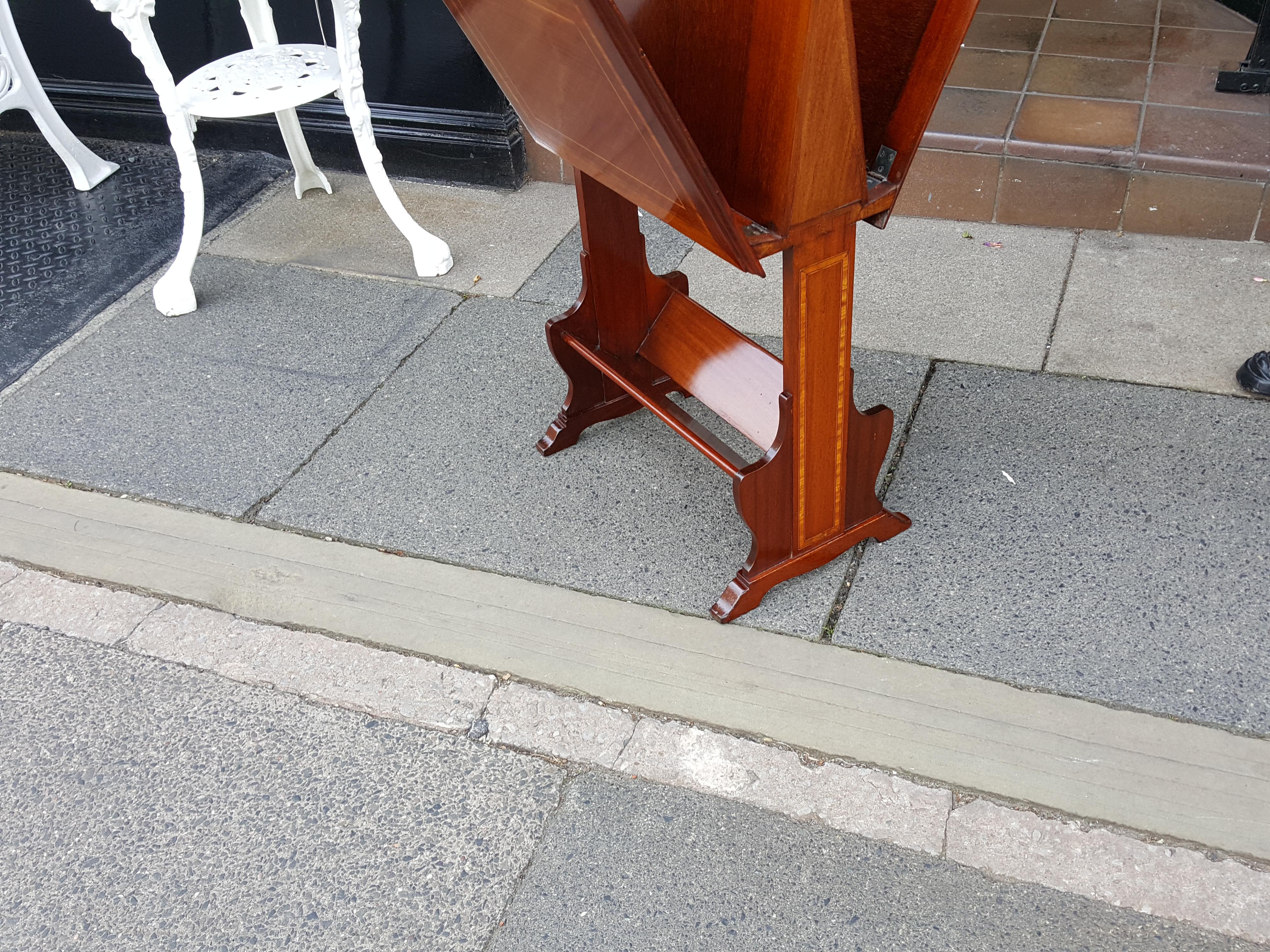 Edwardian mahogany combination sheet music and book folio stand with two hinged sides over a small book rack 17