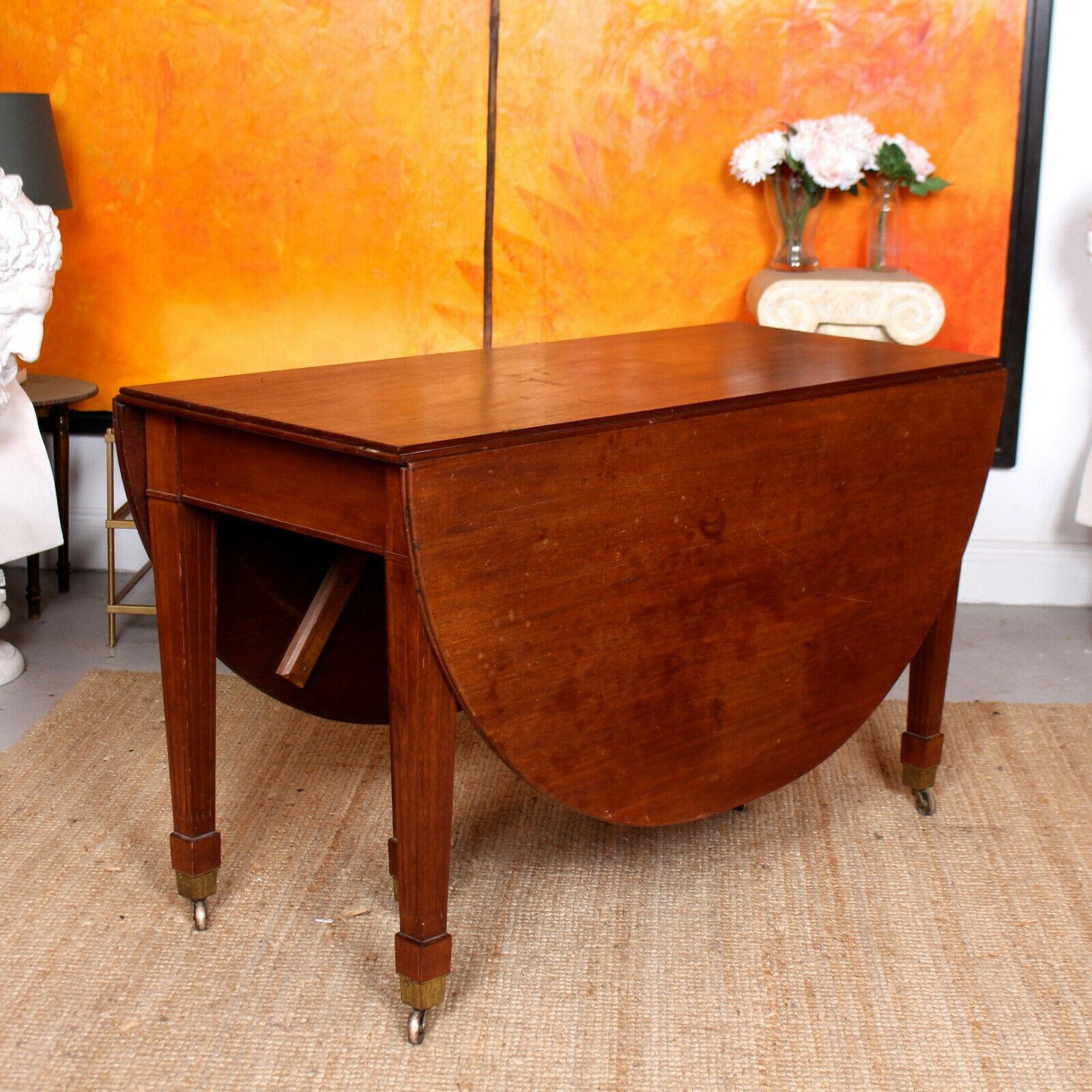 English Edwardian Mahogany Gateleg Dining Table For Sale