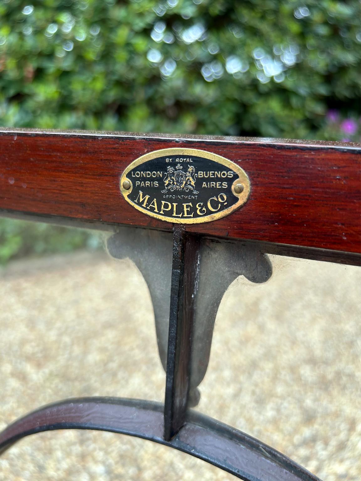 Bibliothèque édouardienne en acajou glacé par Maple & Co, Londres en vente 2