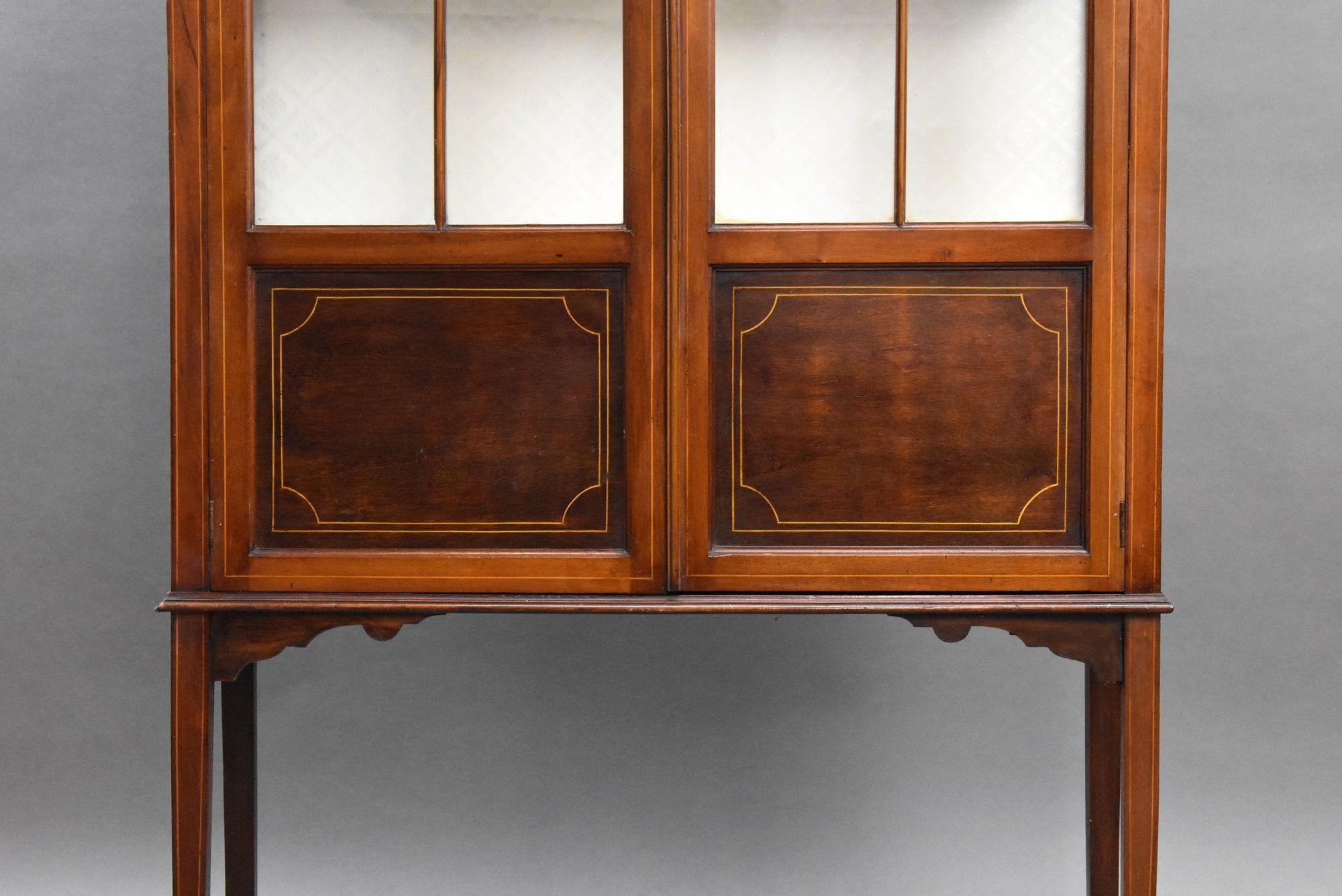 Edwardian Mahogany Hand Painted China Cabinet In Good Condition For Sale In Chelmsford, Essex