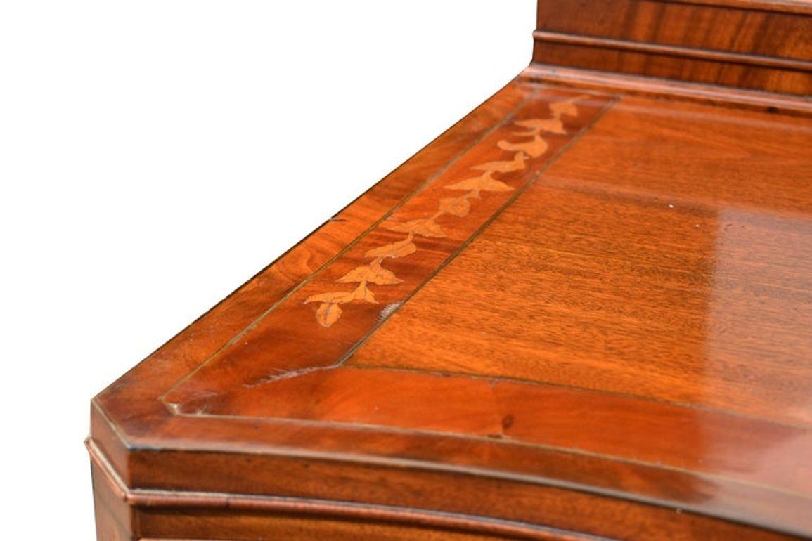 Edwardian Mahogany Inlaid Serpentine Sideboard For Sale 5