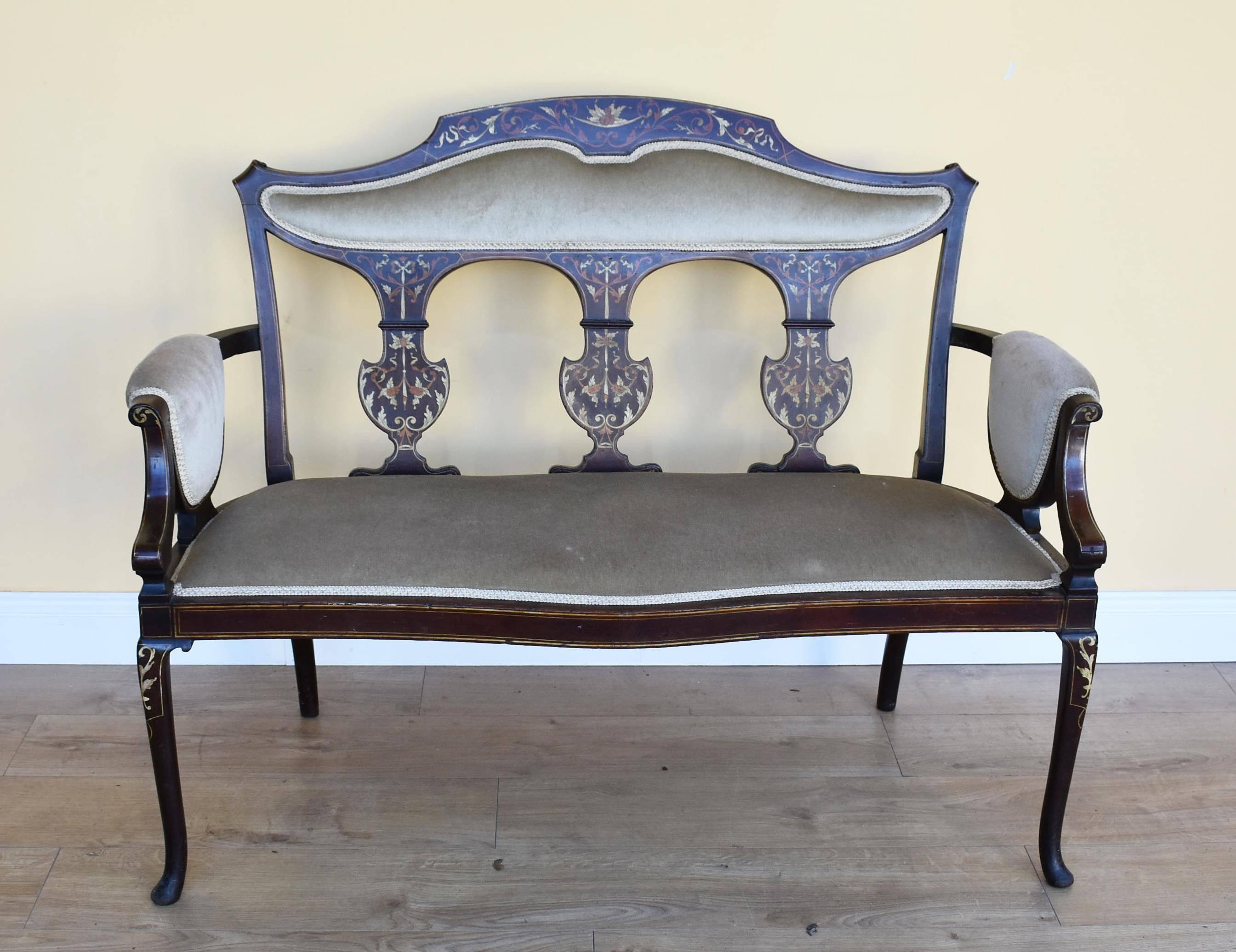 Edwardian mahogany inlaid sofa/hall seat (by James Shoolbred & Co London) in nice condition with decorative inlay to the back and legs, upholstered in a light grey velvet fabric standing on cabriol legs.

Dimensions: Width 47.5 inches x Height