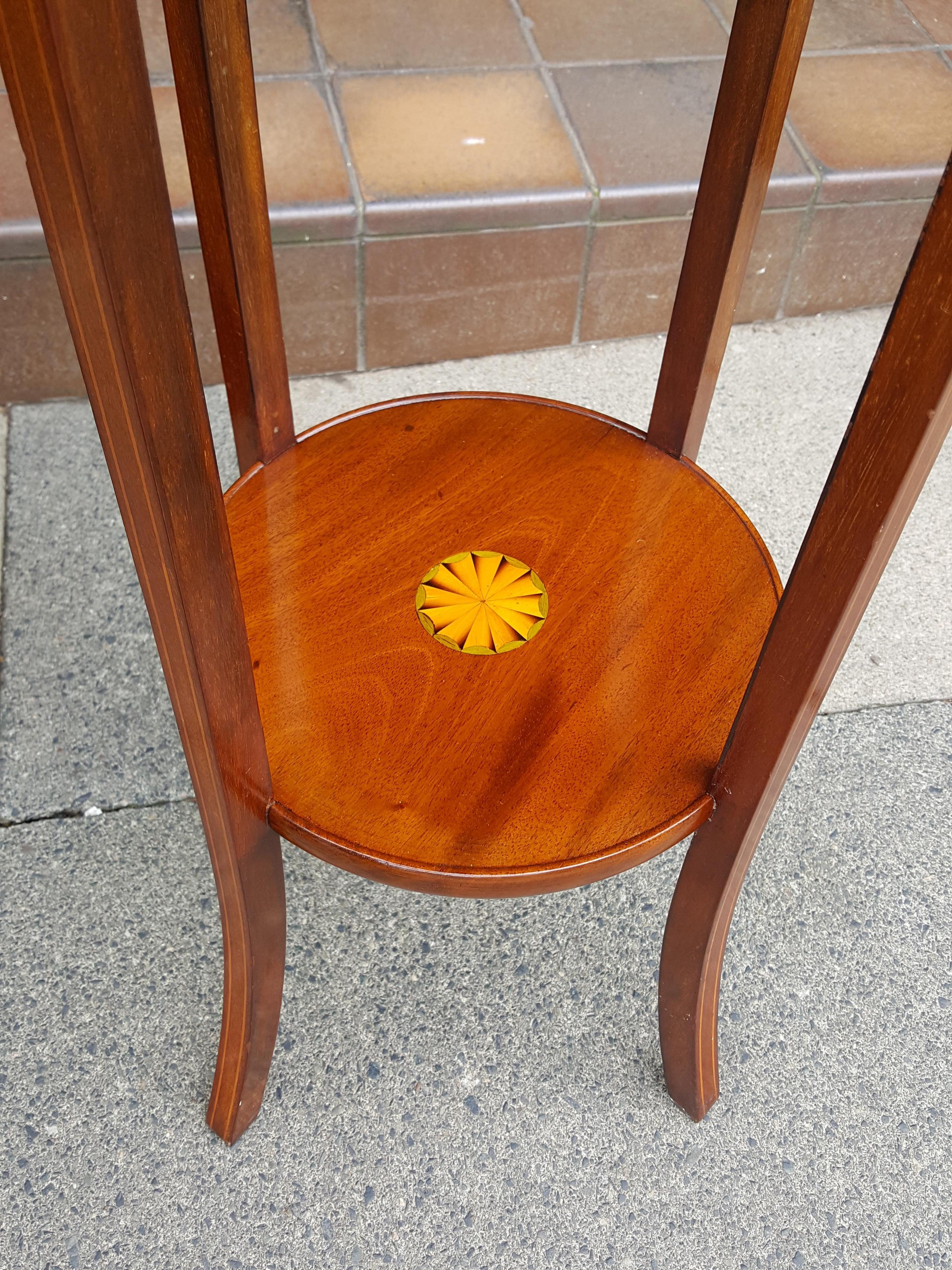 jardiniere stand