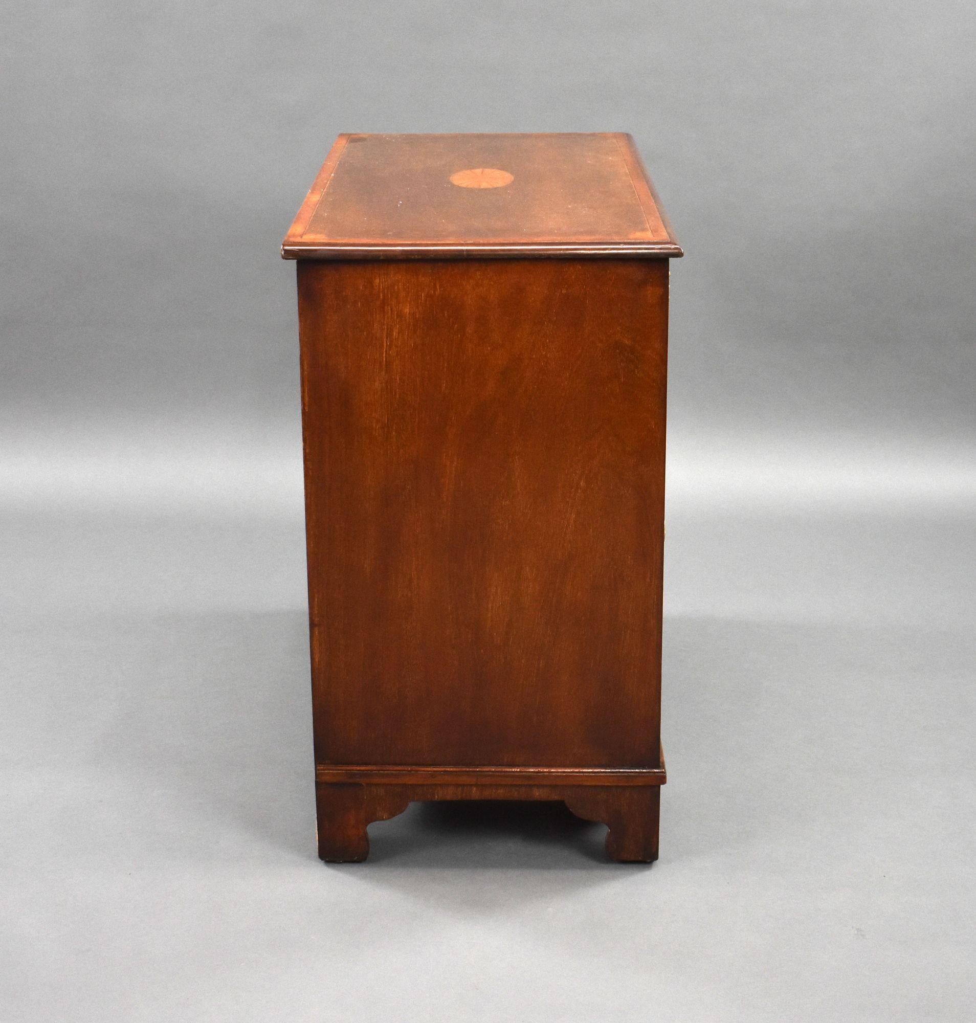 Edwardian Mahogany Kneehole Desk For Sale 1