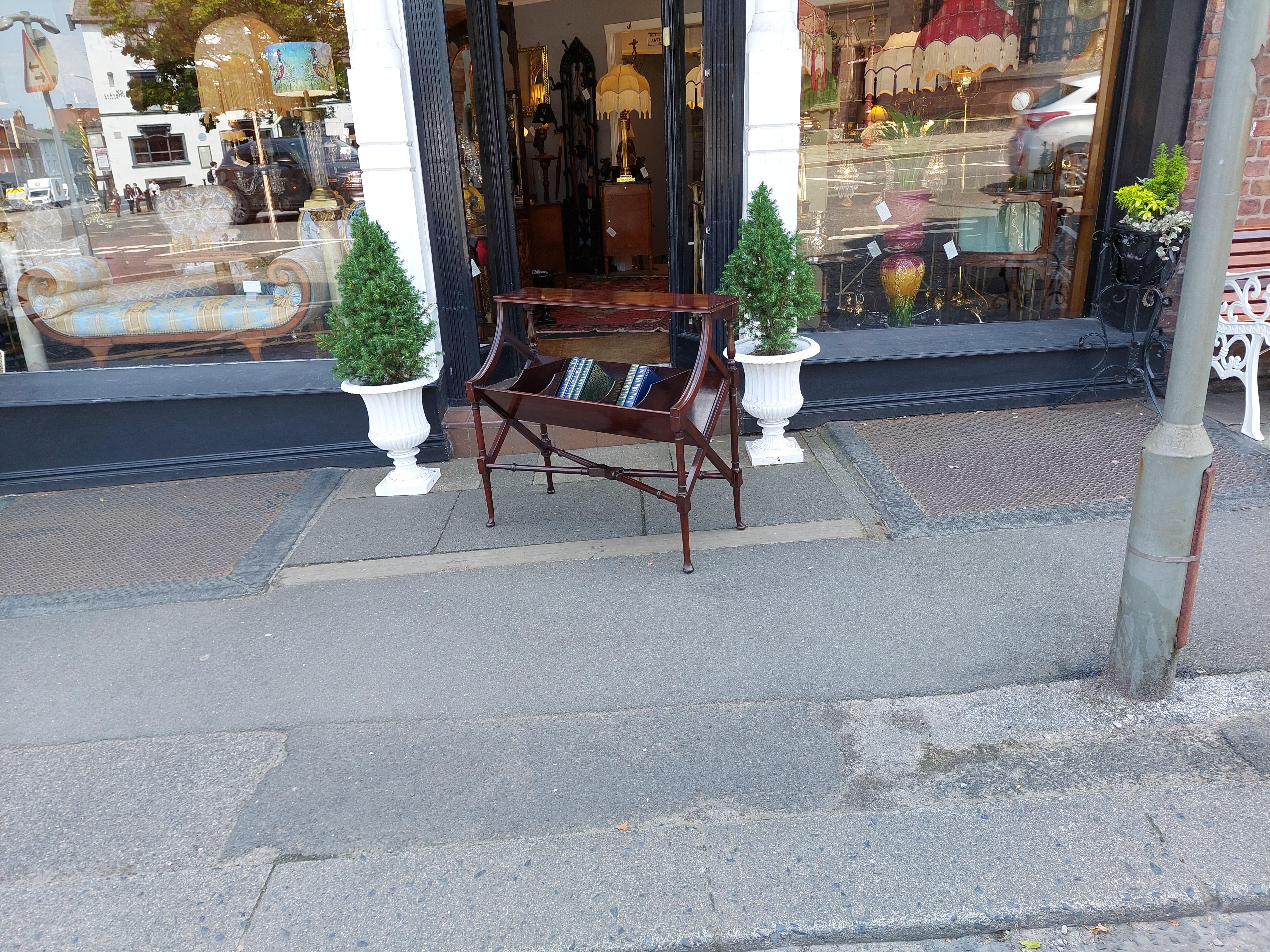 Edoardiano Edwardian Mahogany Library Book Trough in vendita