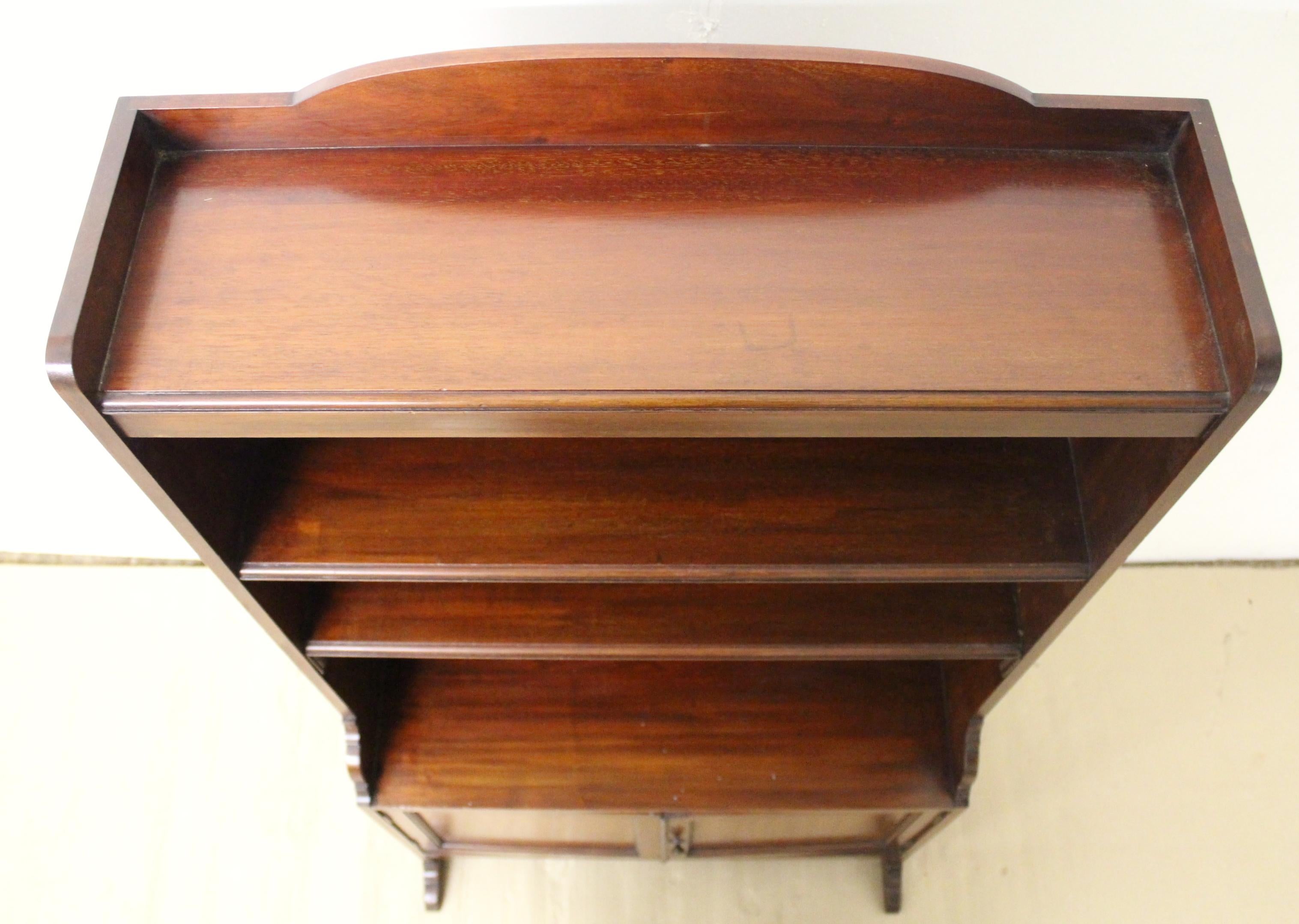 Edwardian Mahogany Open Bookcase In Good Condition For Sale In Poling, West Sussex