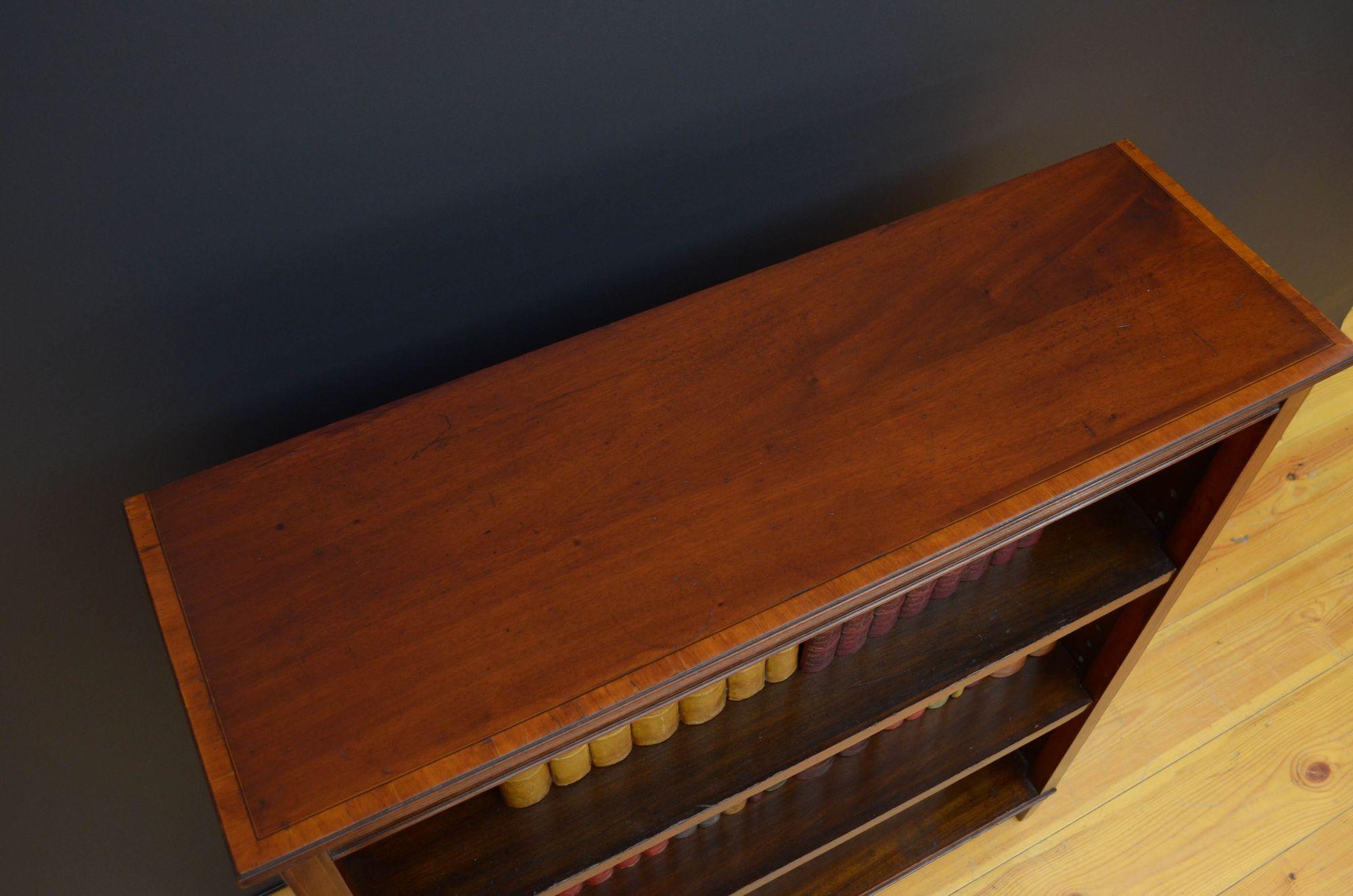 Edwardian Mahogany Open Bookcase In Good Condition In Whaley Bridge, GB