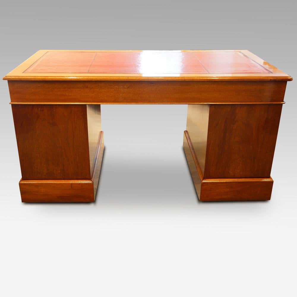 Edwardian Mahogany Pedestal Desk 8