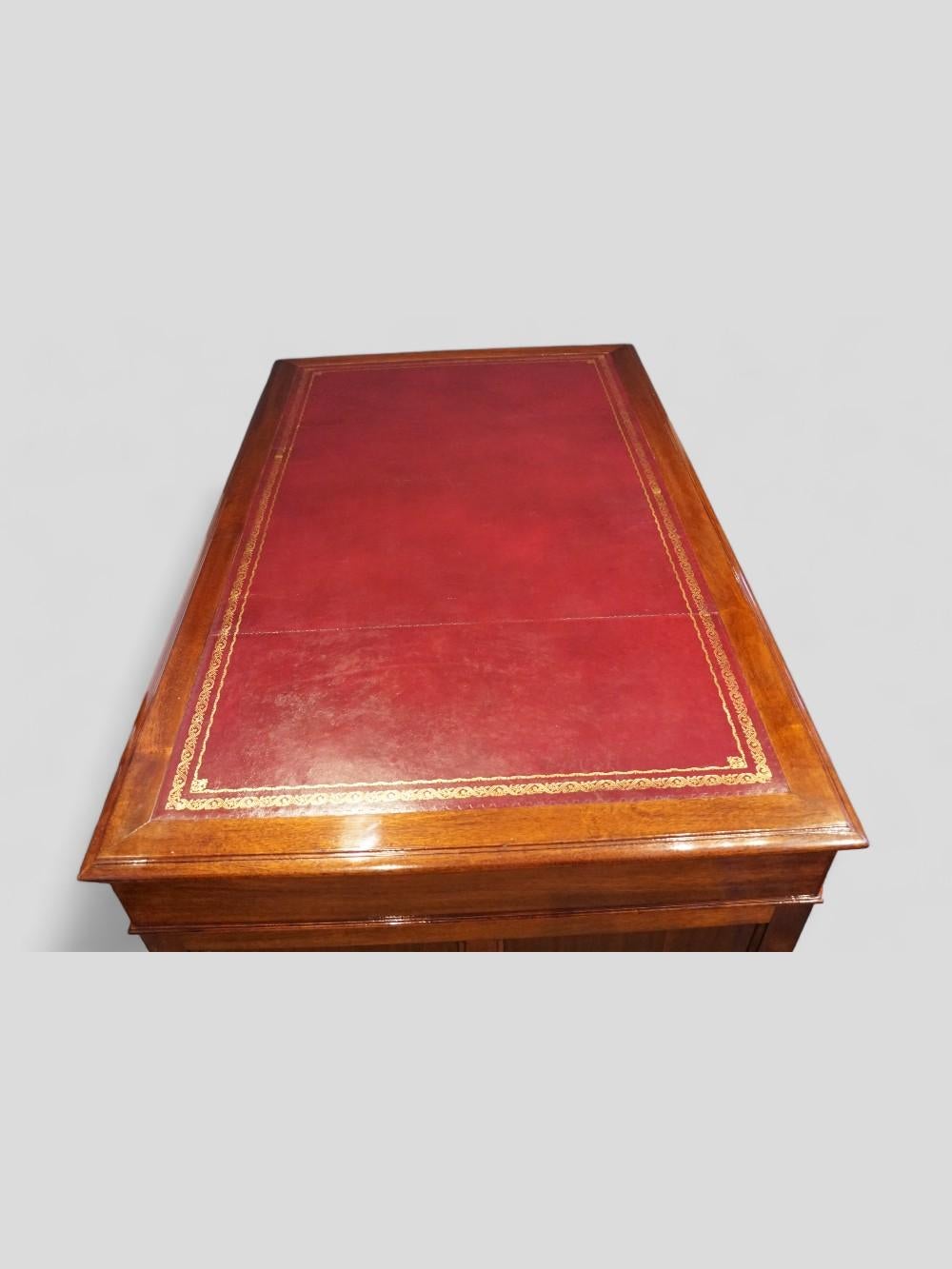 Mahogany Edwardian mahogany pedestal desk For Sale