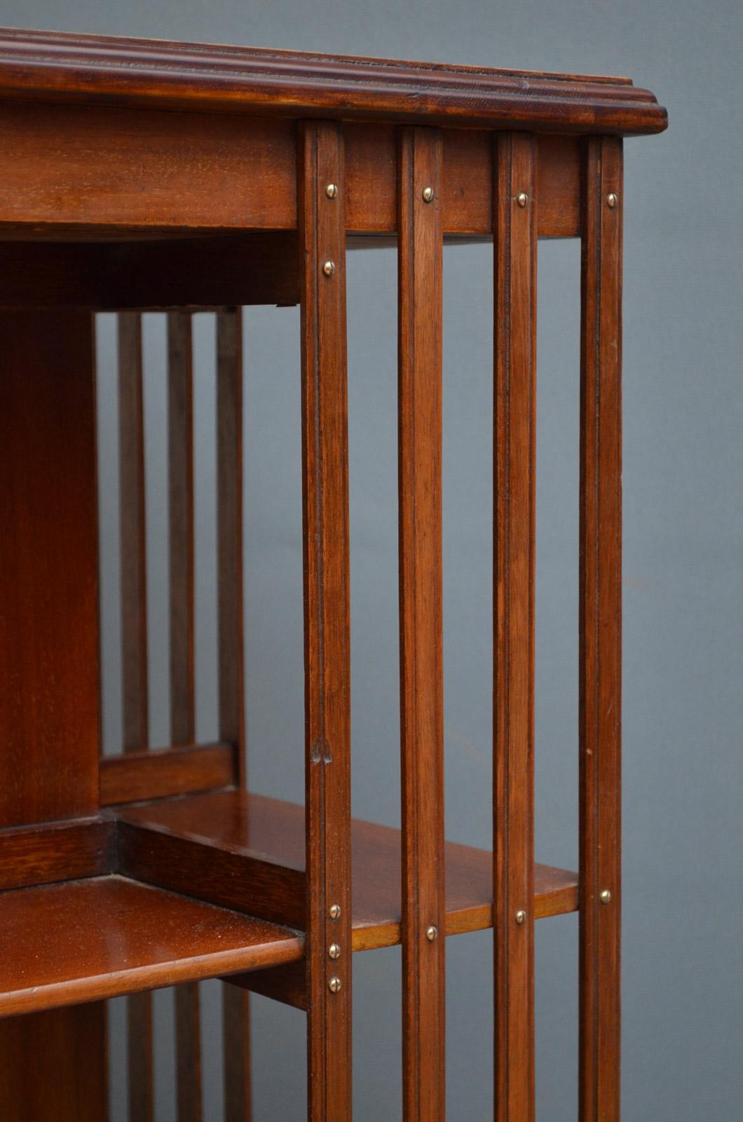 Edwardian Mahogany Revolving Bookcase In Good Condition In Whaley Bridge, GB