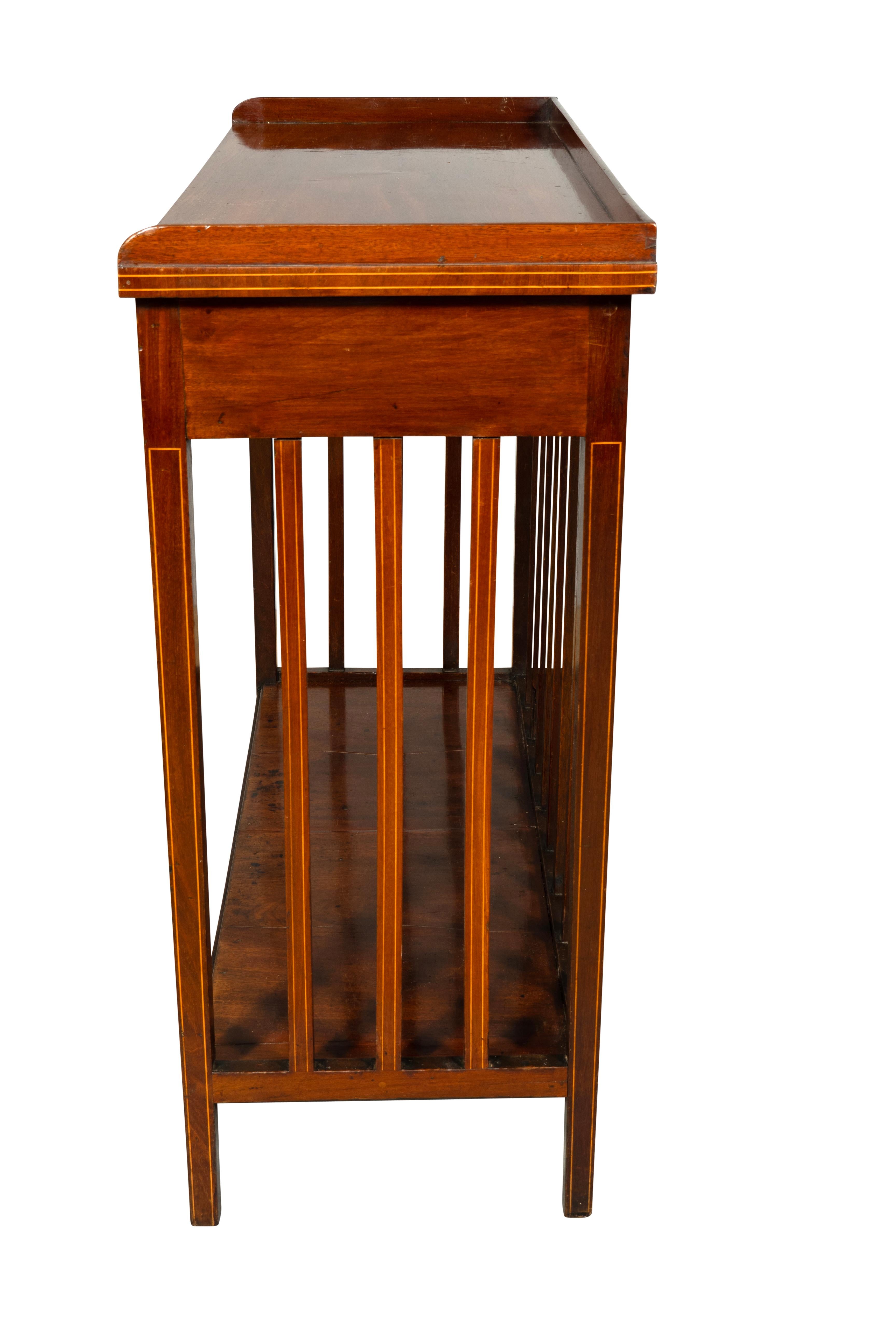 XIXe siècle Table d'appoint en acajou de style édouardien en vente