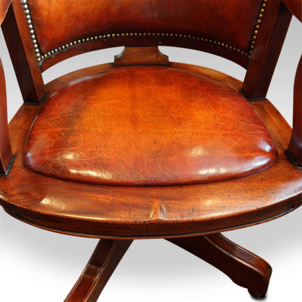 Edwardian Mahogany Swivel Desk Chair In Excellent Condition In Salisbury, Wiltshire