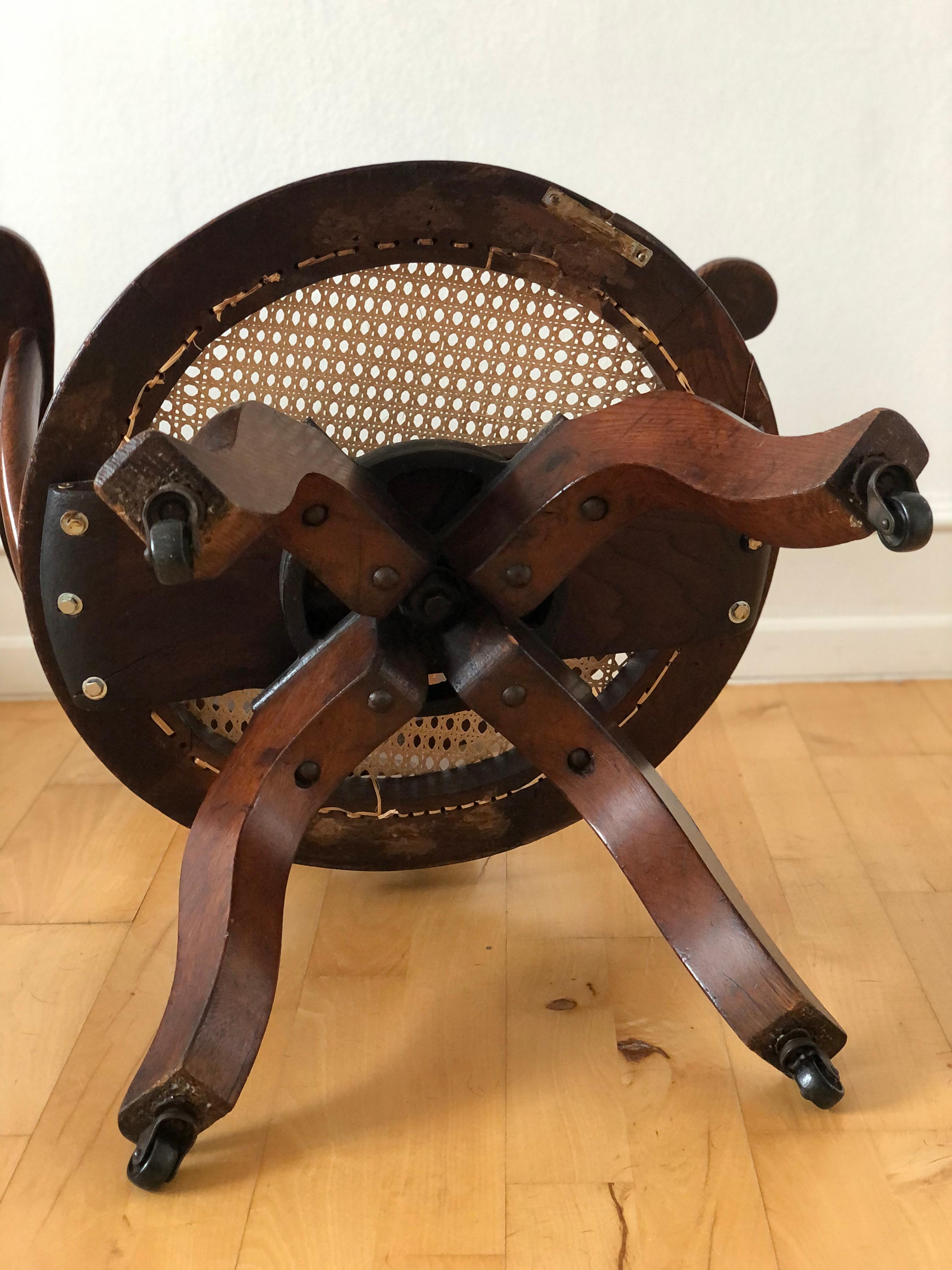 Edwardian Mahogany Swivel Desk Chair on Castors Early 20th Century United Kingdo 3
