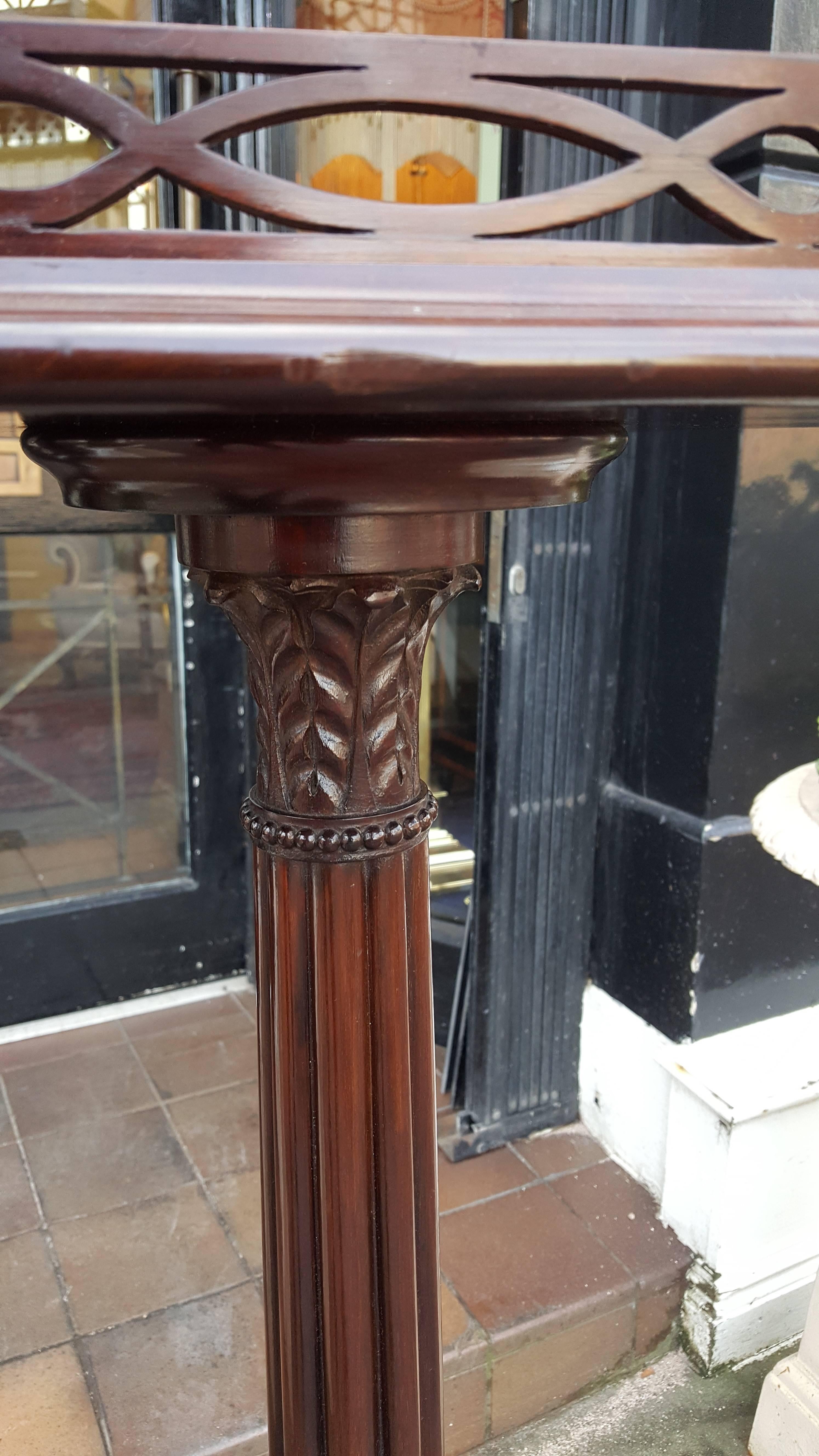 Edwardian Mahogany Torchere In Excellent Condition In Altrincham, Cheshire