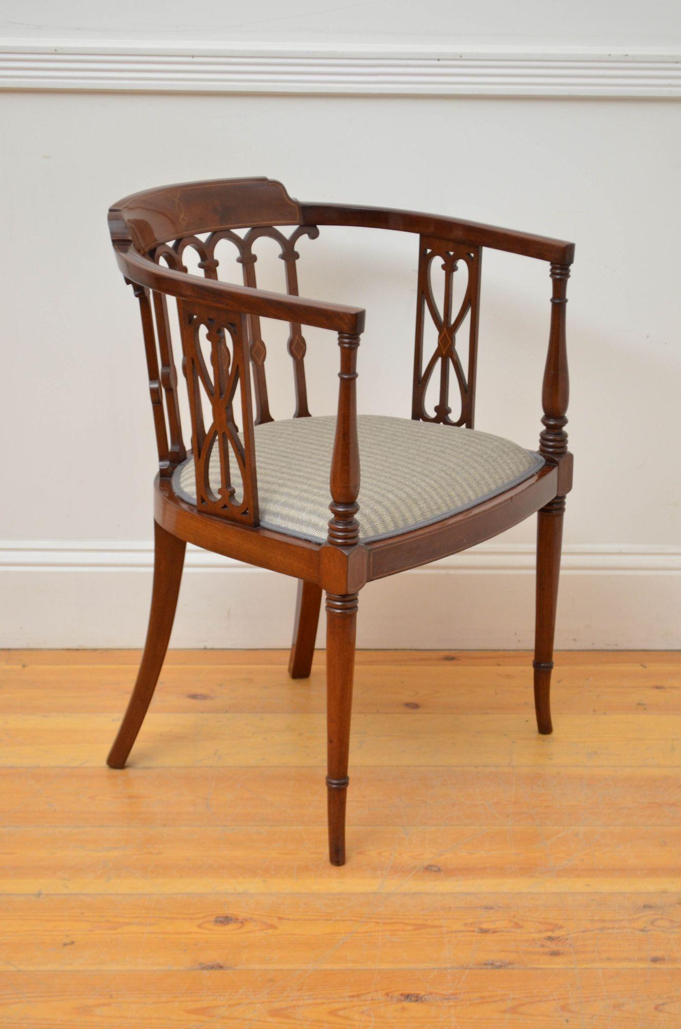 Edwardian Mahogany Tub Chair In Good Condition In Whaley Bridge, GB