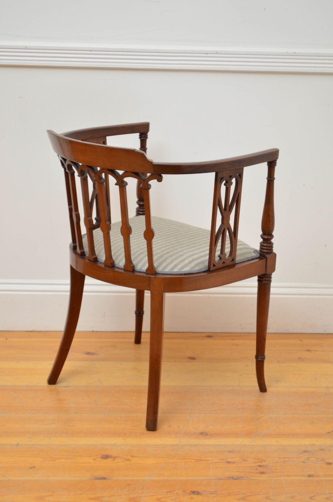 20th Century Edwardian Mahogany Tub Chair