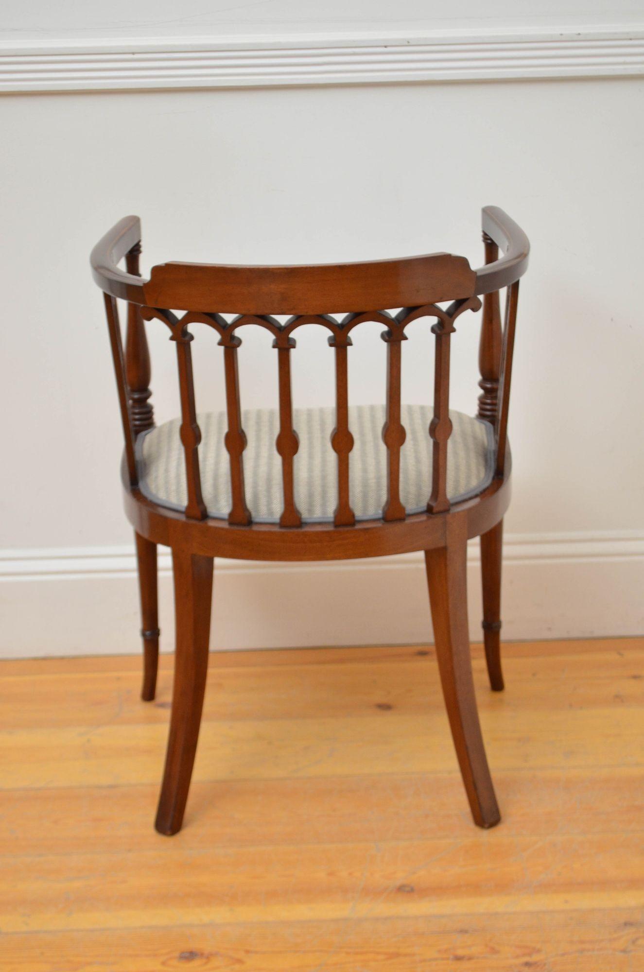 Edwardian Mahogany Tub Chair 1