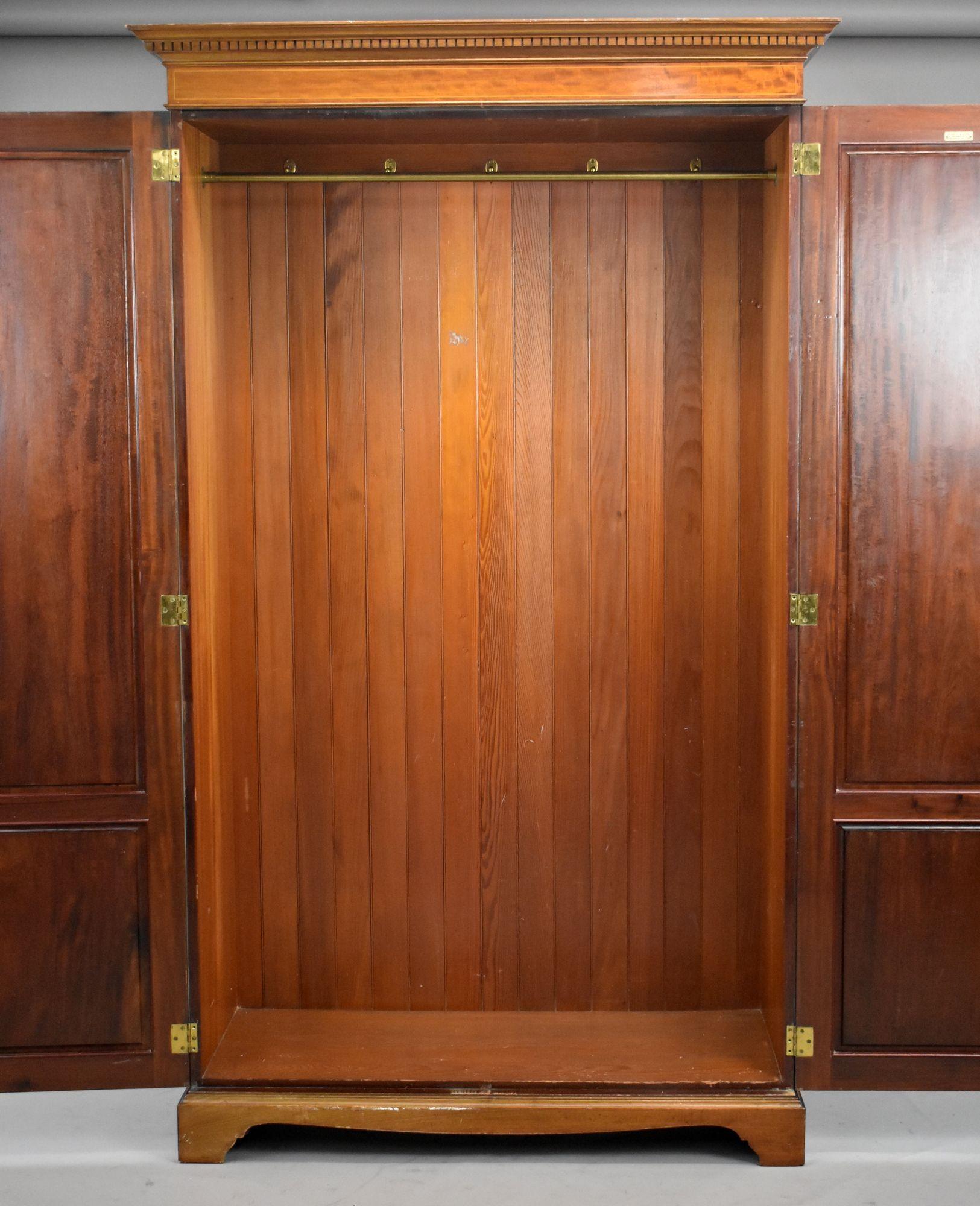 Edwardian Mahogany Two Door Wardrobe In Good Condition For Sale In Chelmsford, Essex