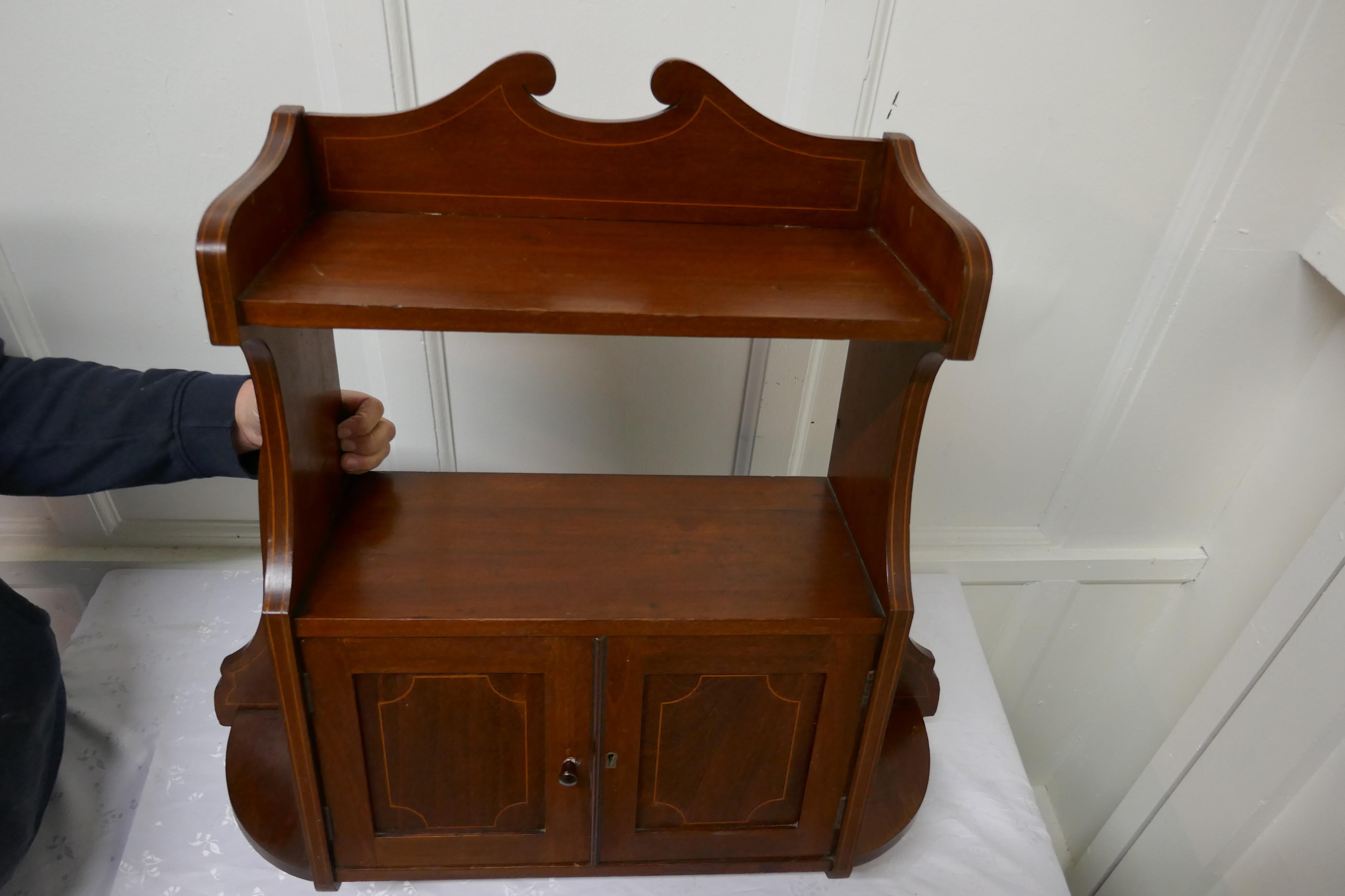 Edwardian Mahogany Wall Cabinet In Good Condition For Sale In Chillerton, Isle of Wight