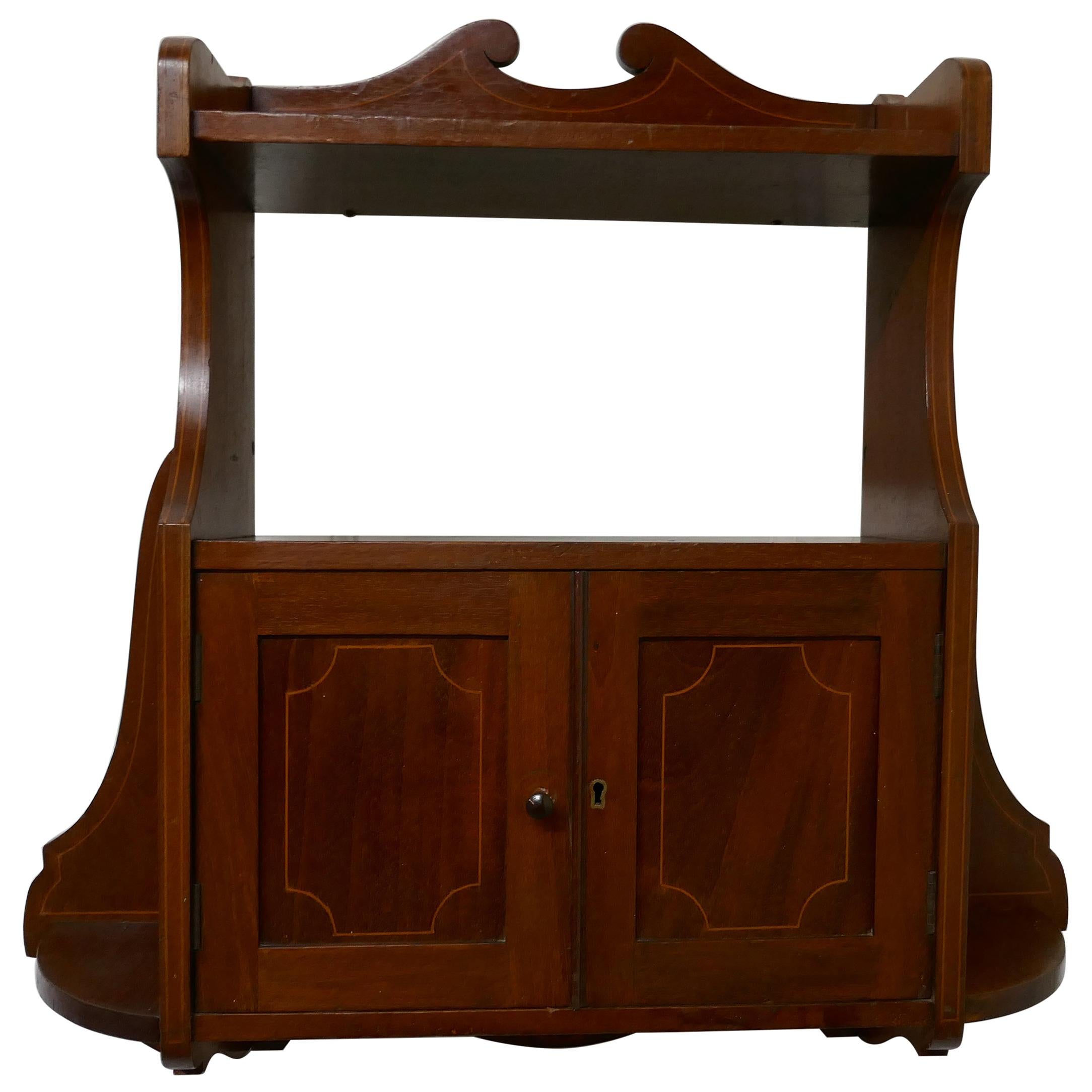Armario de pared eduardiano de caoba