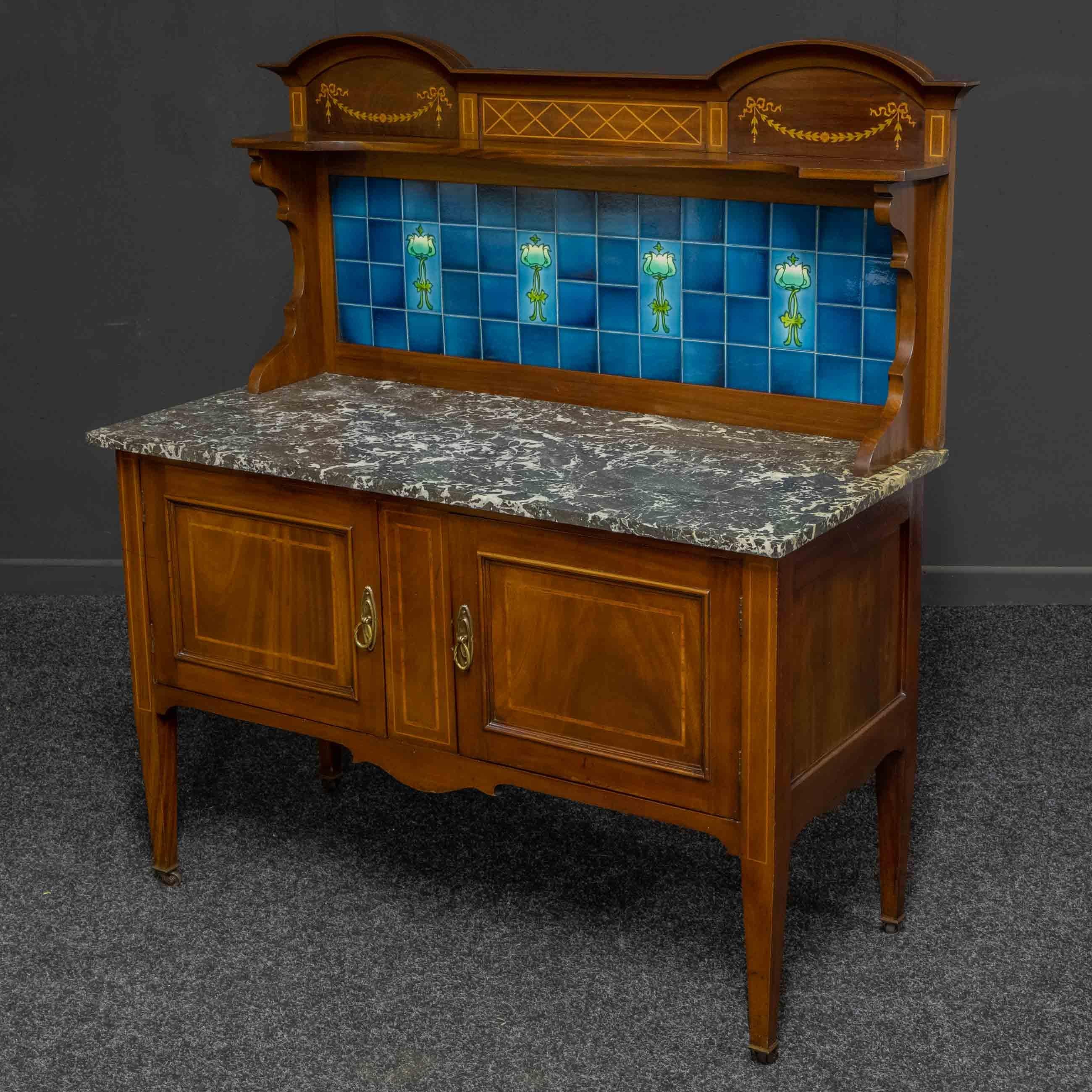 Edwardian Mahogany Washstand In Good Condition For Sale In Manchester, GB
