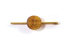 Edwardianischer Mann im Mond-Brosche aus Gold 18k, Tigerauge geschnitzt