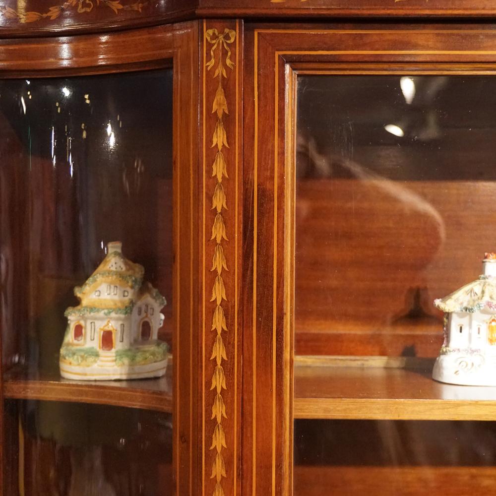 English Edwardian Maple & co marquetry display cabinet For Sale