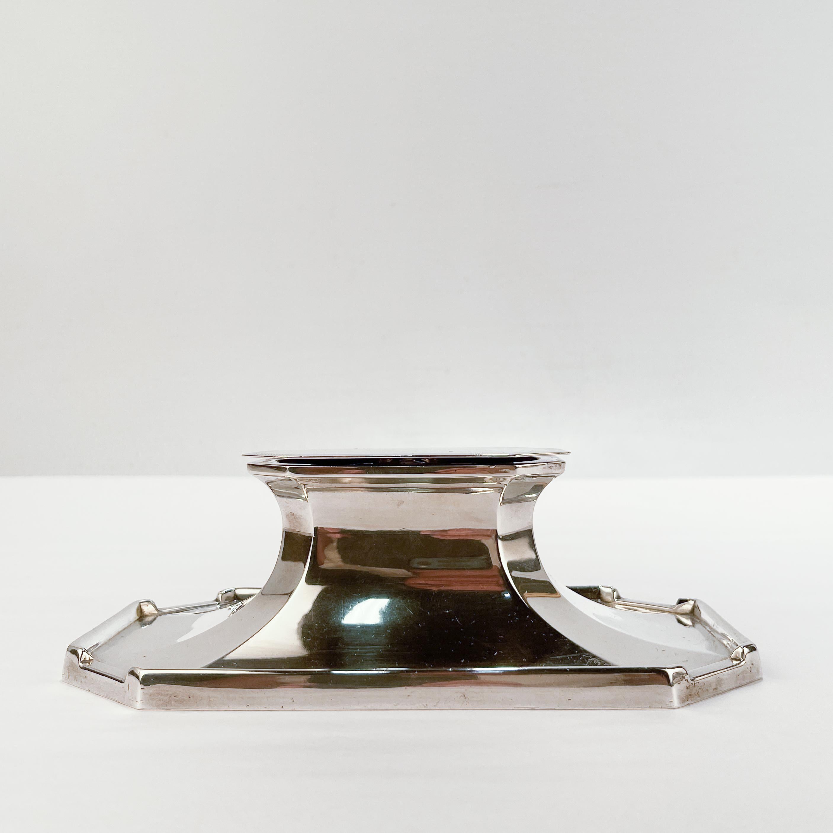 Edwardian Mappin & Webb 2-Chamber Sterling Silver Inkwell or Desk Standish  In Good Condition For Sale In Philadelphia, PA