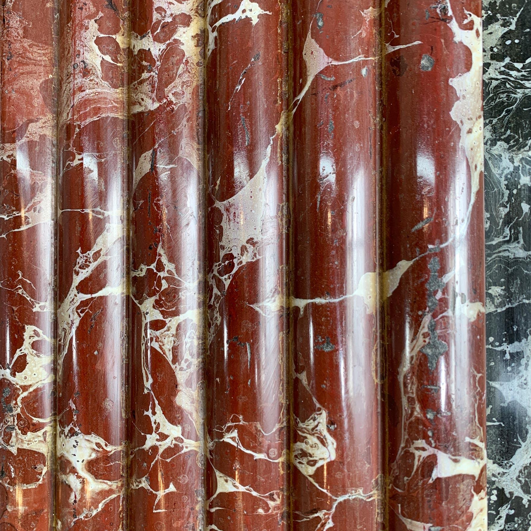 Edwardianischer grün und rot marmorierter Schieferkamin im Angebot 2