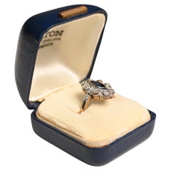 Anillo eduardiano de zafiro marquesa (aprox. 0,70 quilates) y diamantes, circa 1910