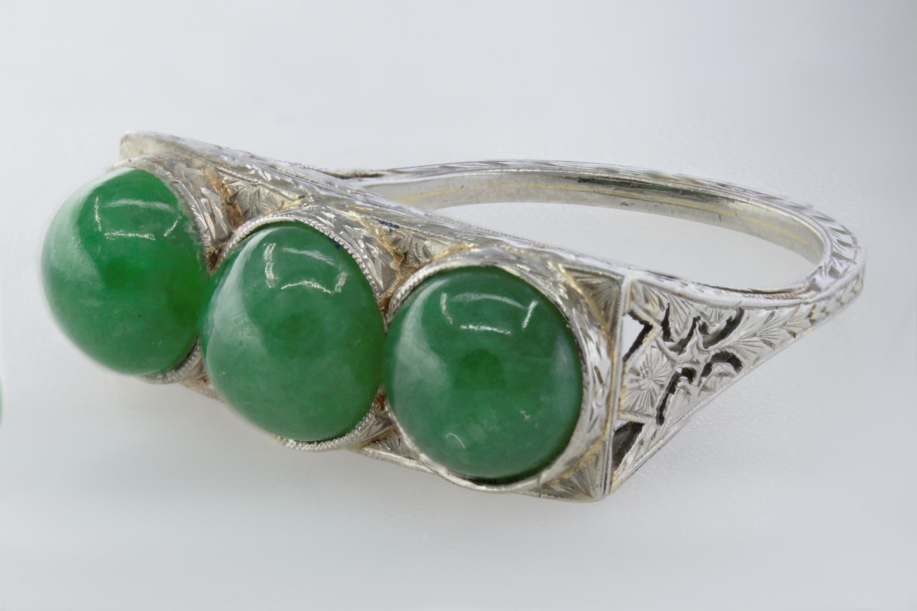 Edwardian Mason Kay Certified Natural Green Jadeite Jade, 18K White Gold Ring In Good Condition For Sale In Pleasant Hill, CA