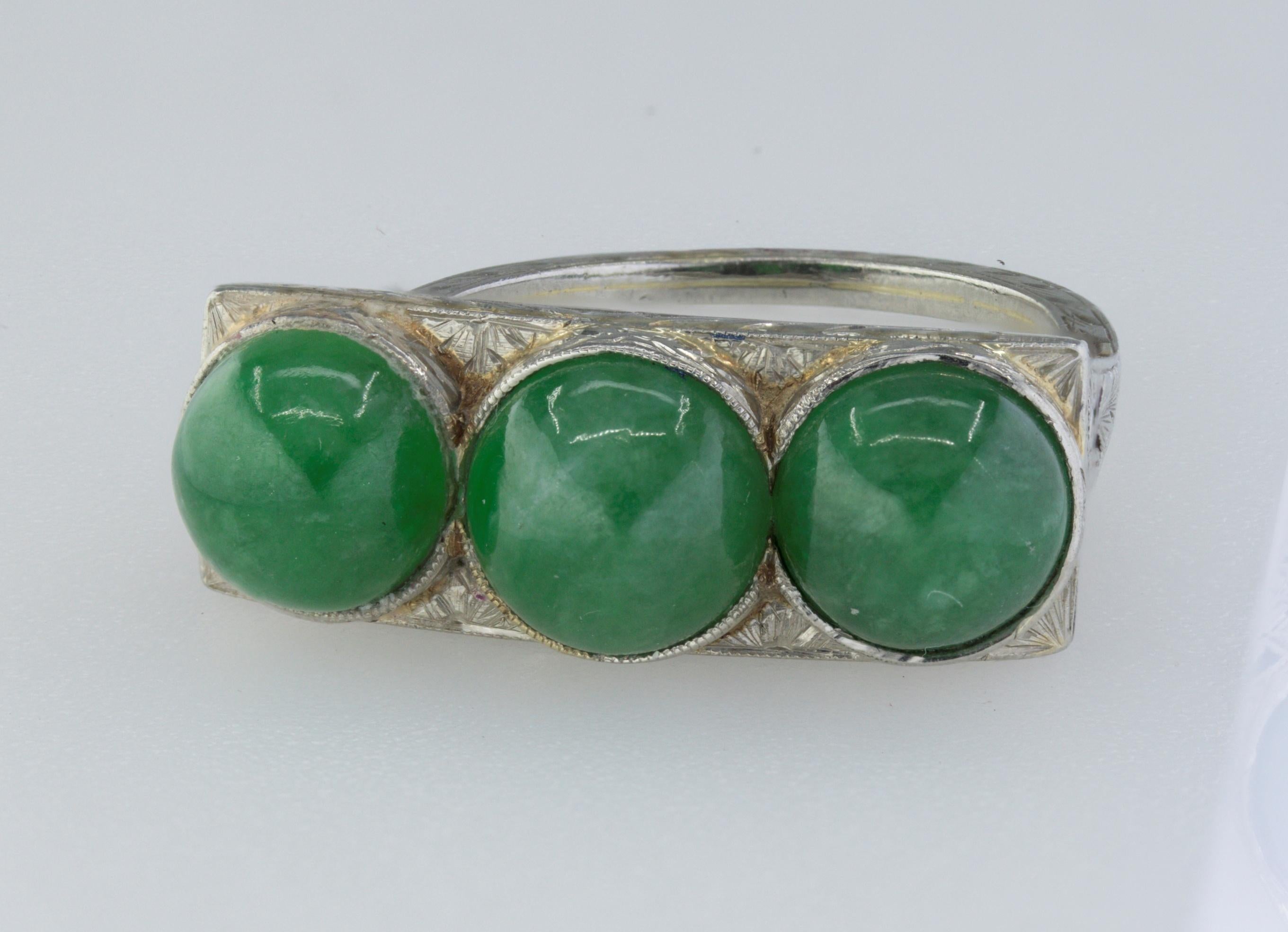 Women's or Men's Edwardian Mason Kay Certified Natural Green Jadeite Jade, 18K White Gold Ring For Sale