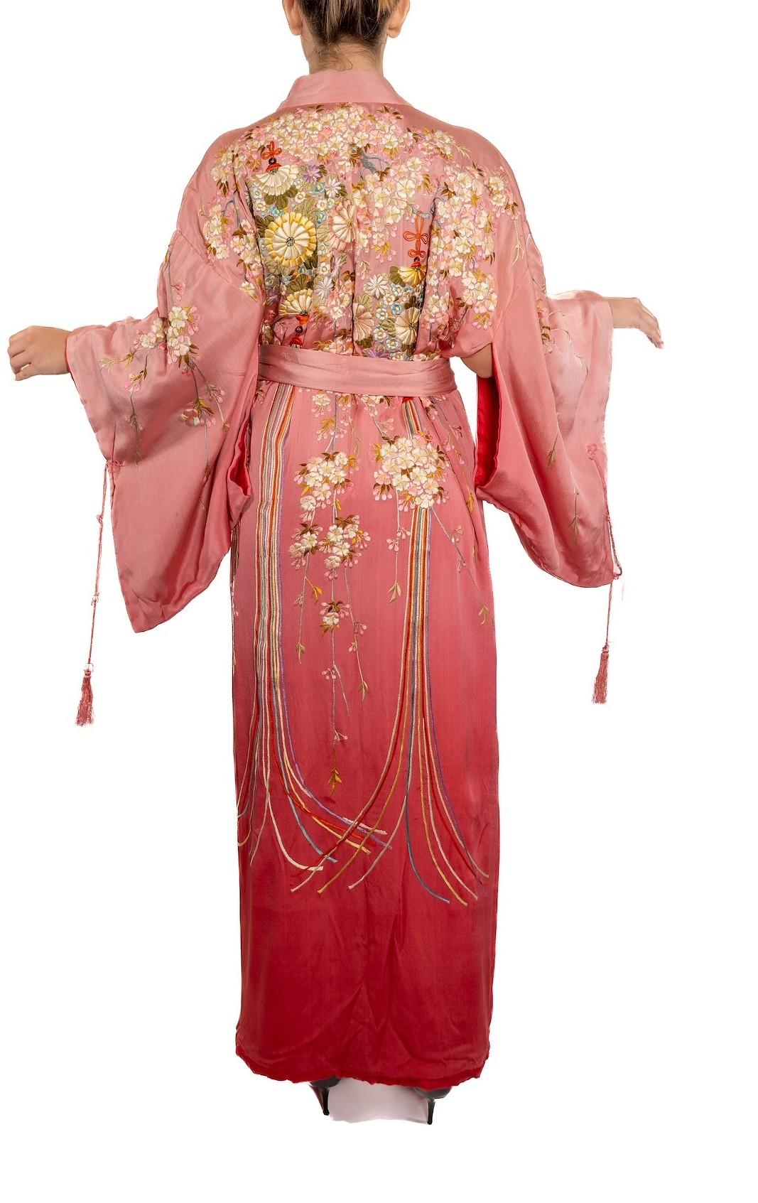 Women's Edwardian Mixed Pinks Silk Hand Embroidered Floral Kimono For Sale