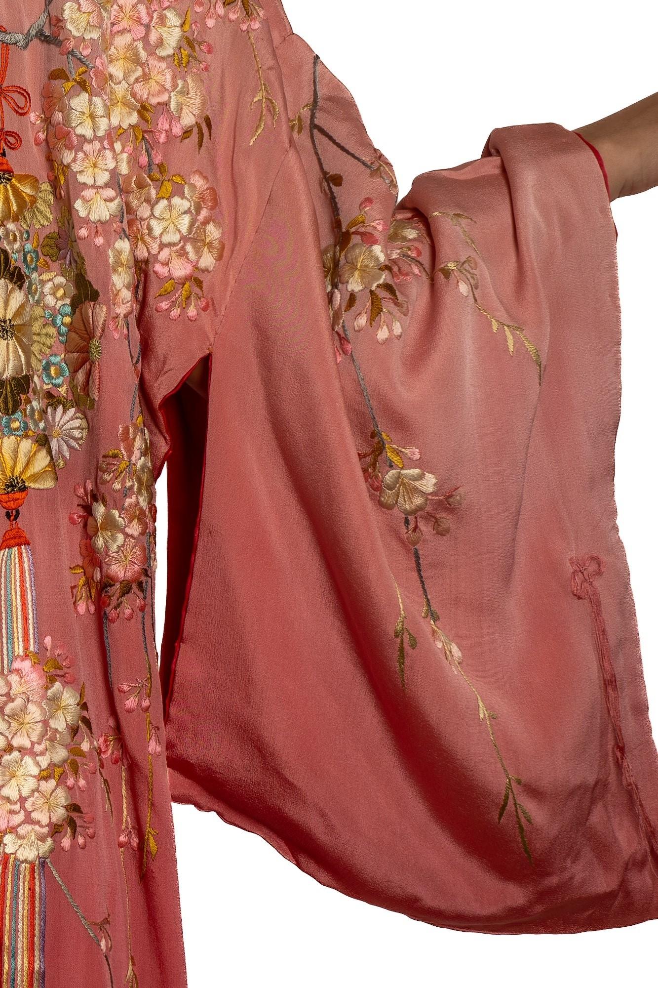 Edwardian Mixed Pinks Silk Hand Embroidered Floral Kimono For Sale 6