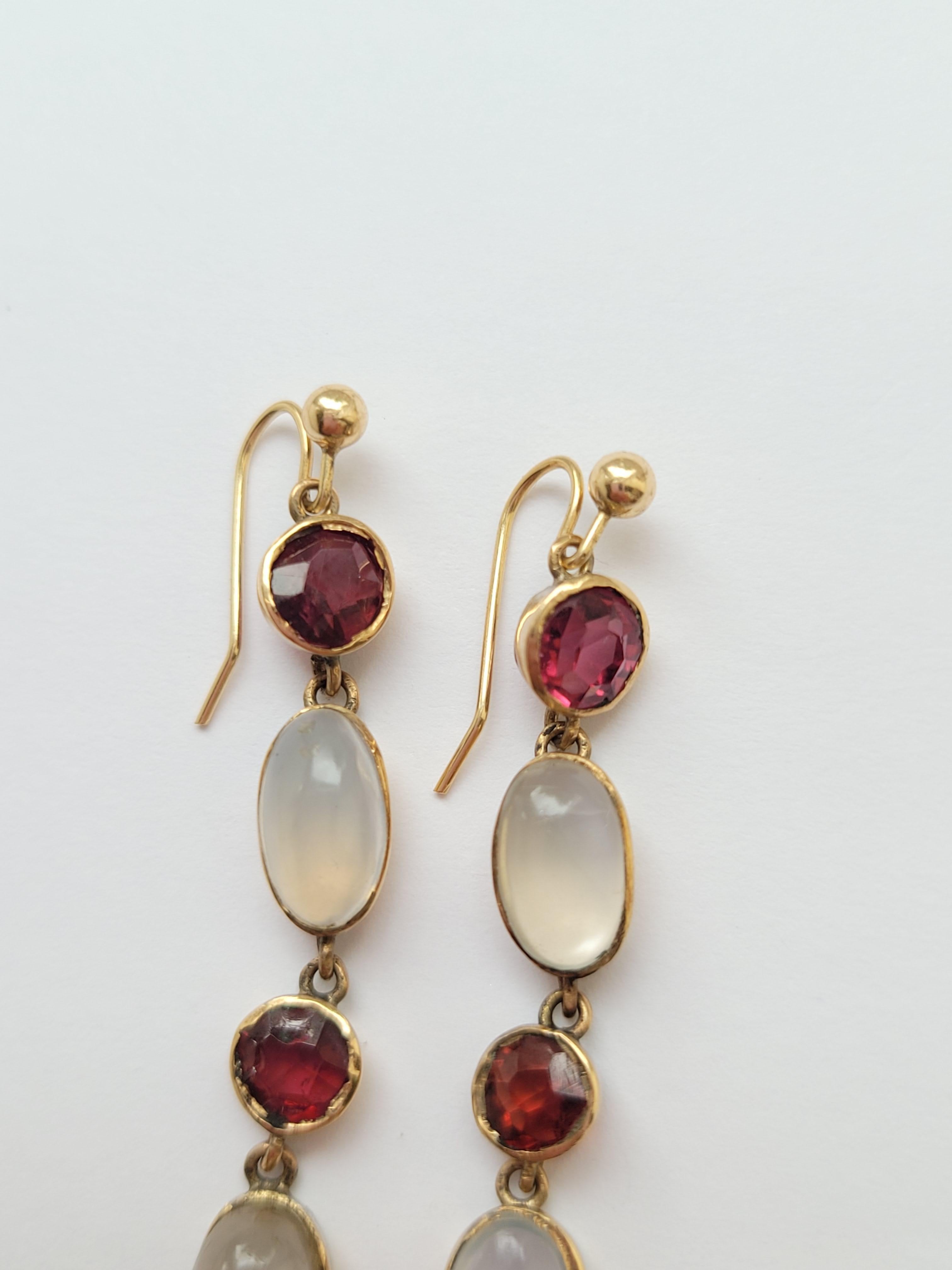 Cabochon Edwardian Moonstone Garnet Gold drop earrings For Sale