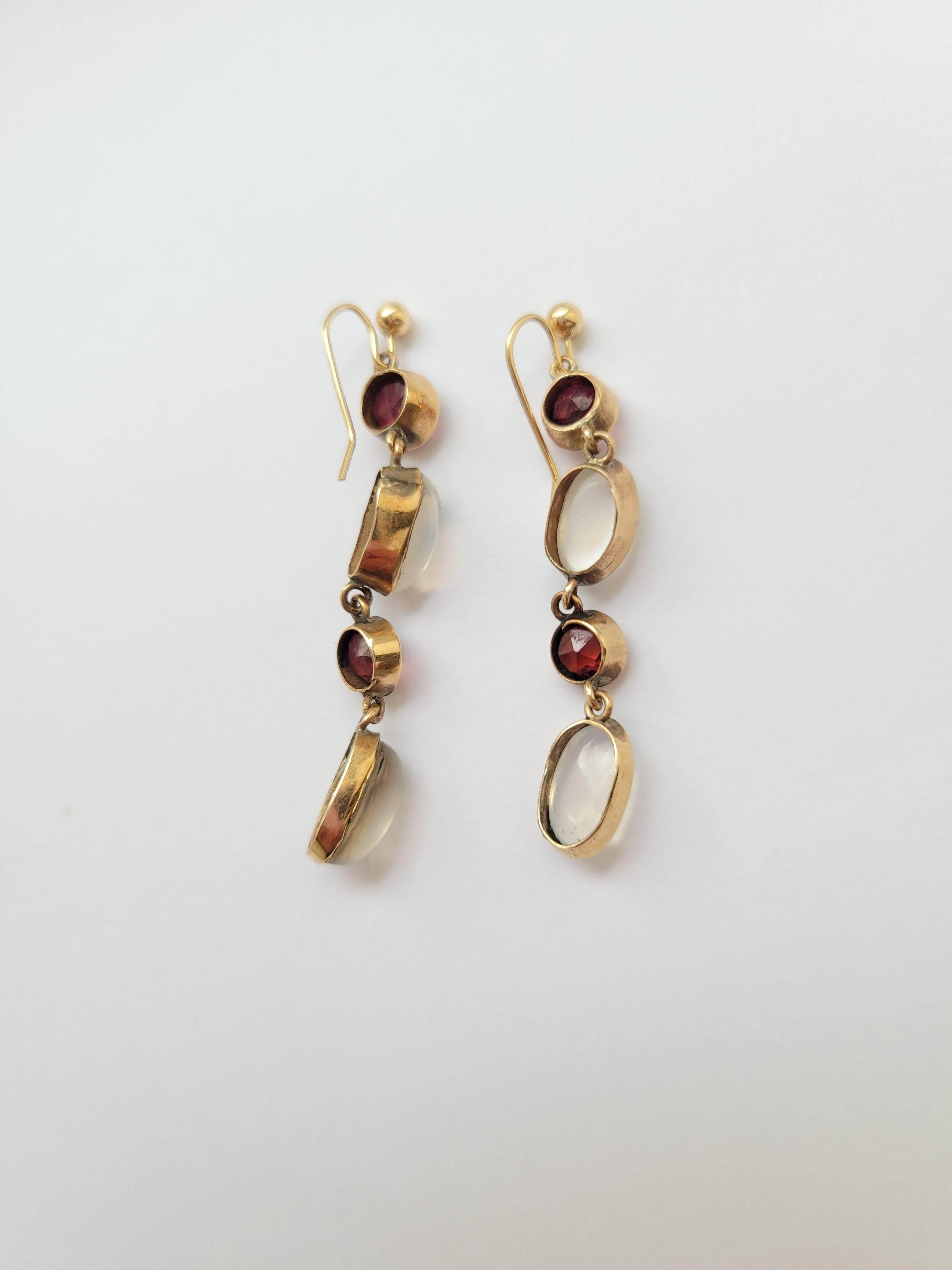 Edwardian Moonstone Garnet Gold drop earrings For Sale 1