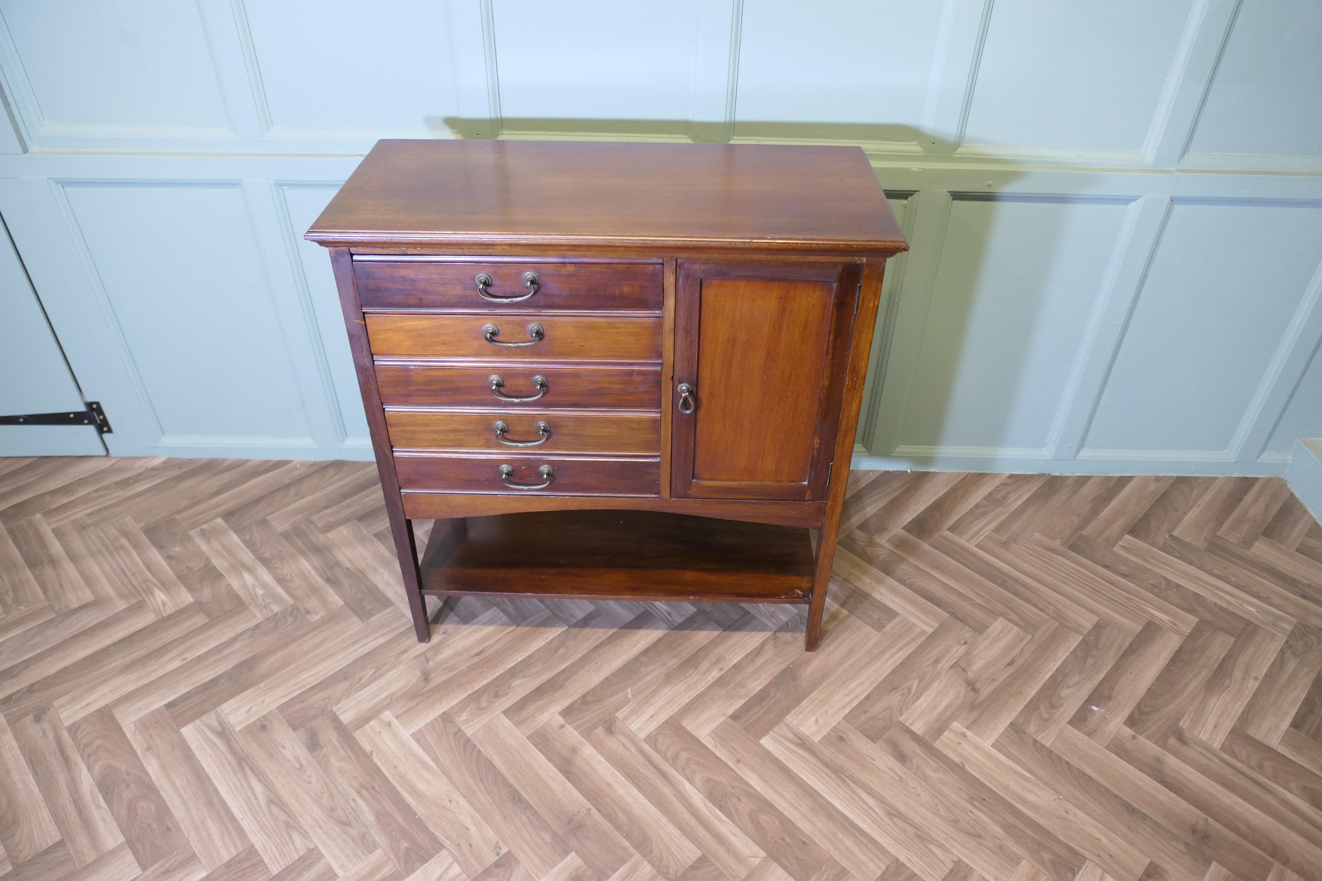 Edwardian Music Cabinet  A good looking piece In Good Condition For Sale In Godshill, Isle of Wight