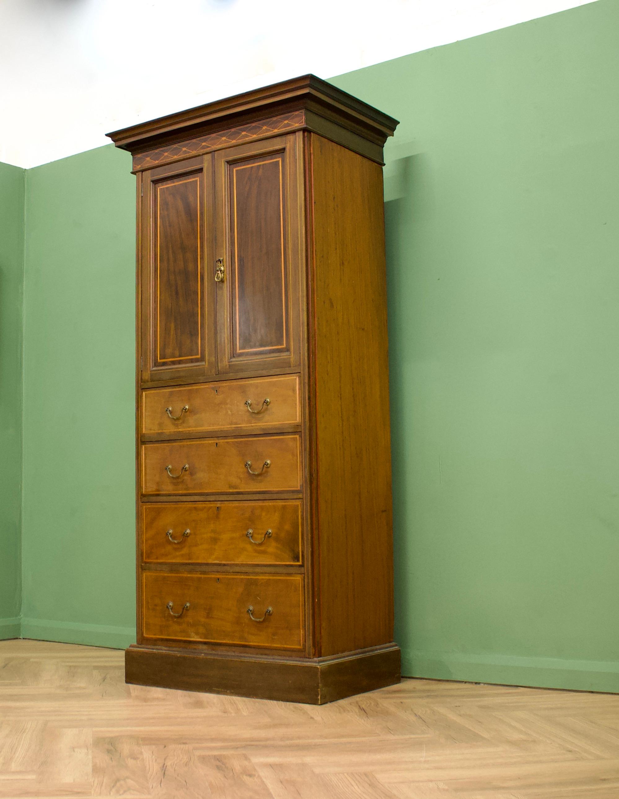 Woodwork Edwardian Narrow Linen Cabinet or Hall Cupboard, 1910s
