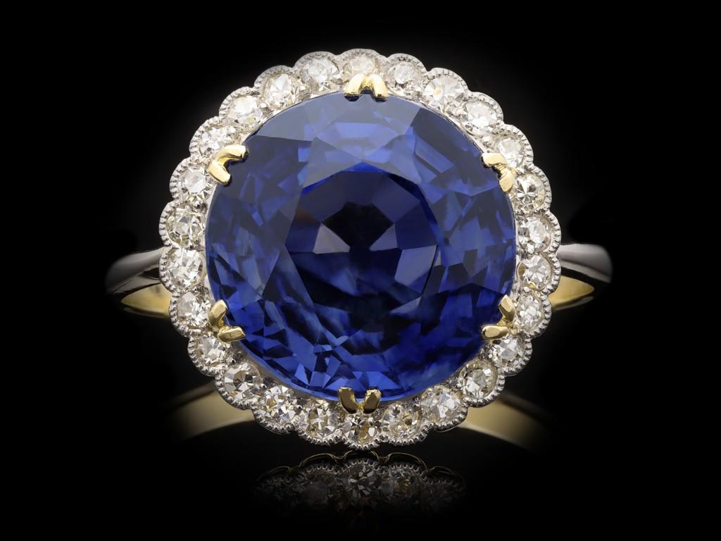 Edwardian Natural Ceylon Sapphire and Diamond Coronet Cluster Ring, circa 1915 For Sale 1