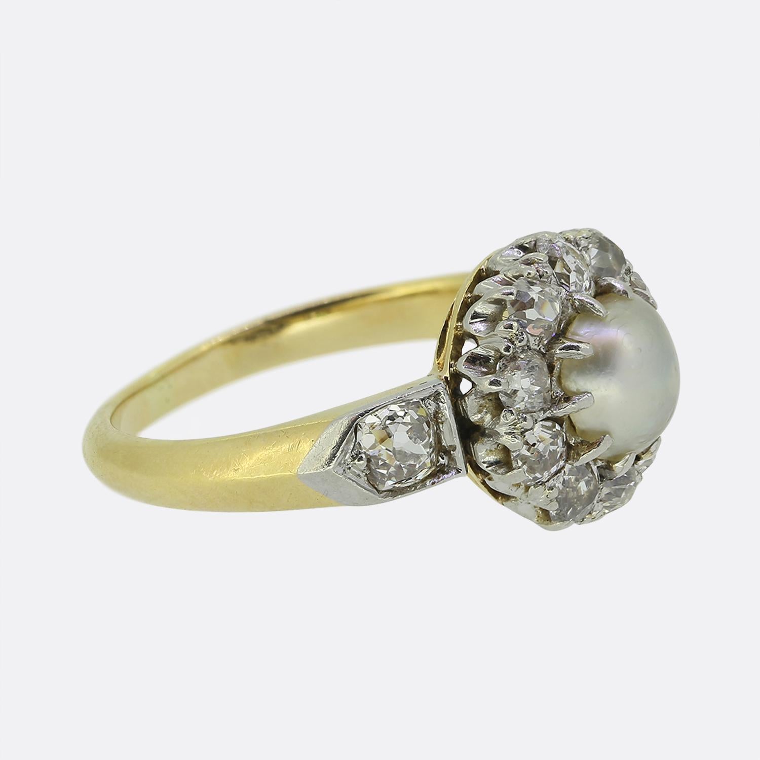Edwardianischer Naturperlen- und Diamant-Cluster-Ring im Zustand „Gut“ im Angebot in London, GB