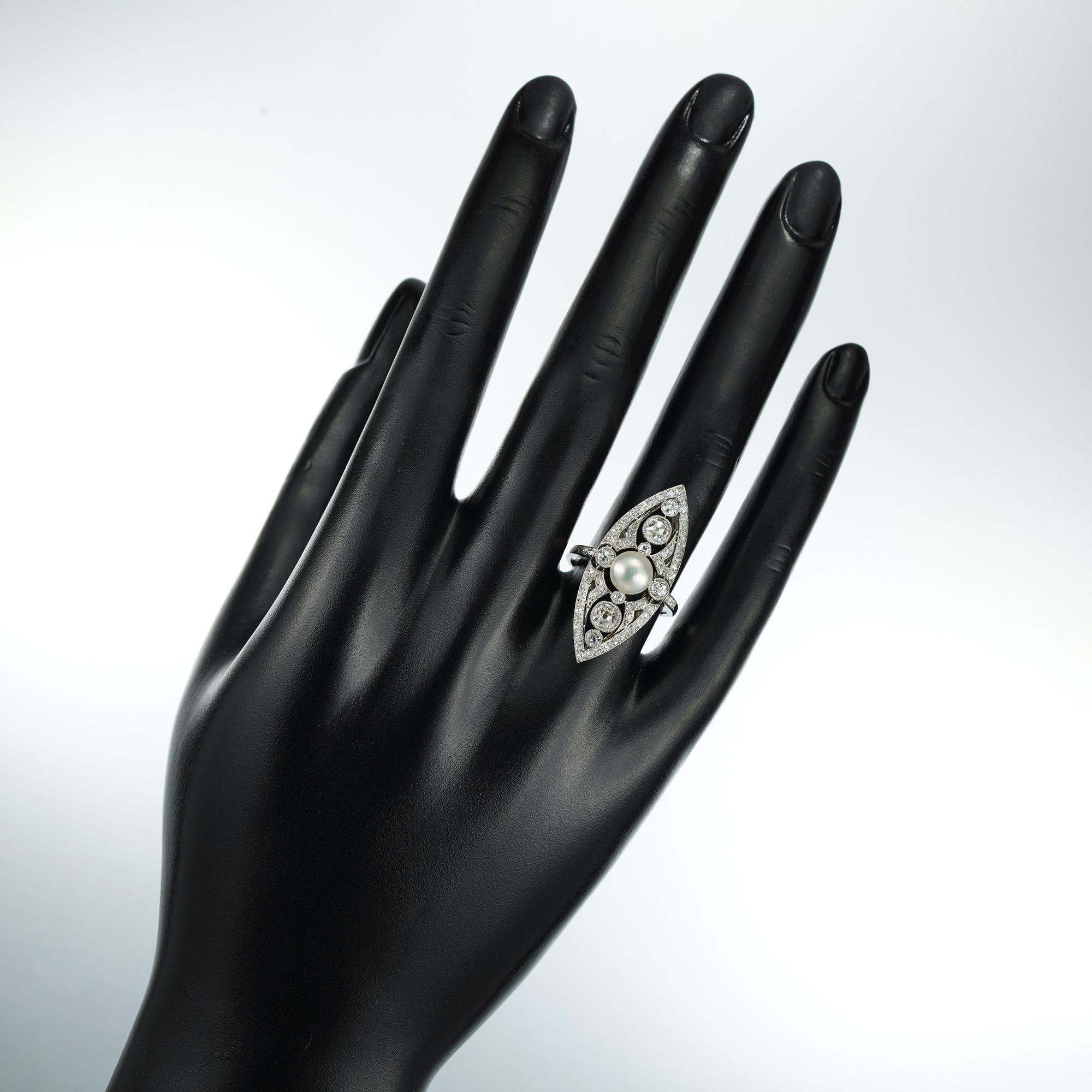 Navetteförmiger Ring aus edwardianischer Naturperle und Diamant im Angebot 2