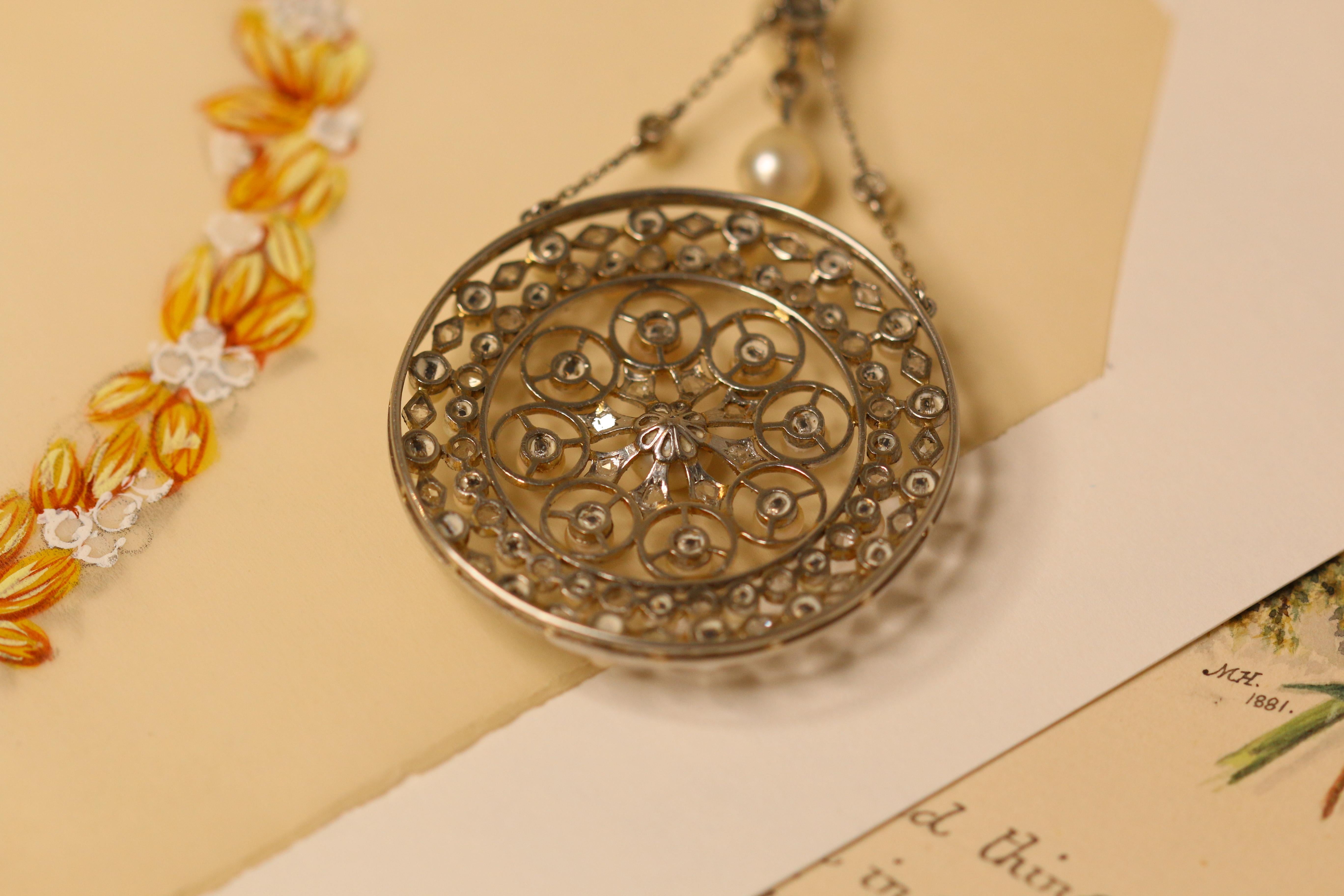Collier pendentif édouardien en platine et perles naturelles Pour femmes en vente