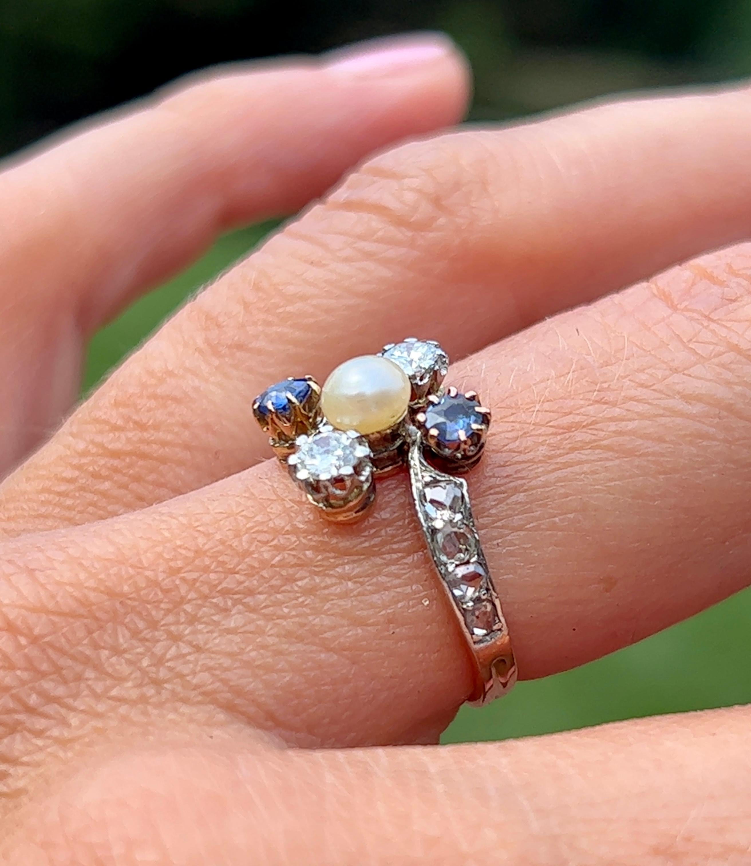 Ring aus 18 Karat Roségold mit natürlicher Perle, Saphir und Diamant im edwardianischen Stil im Angebot 2