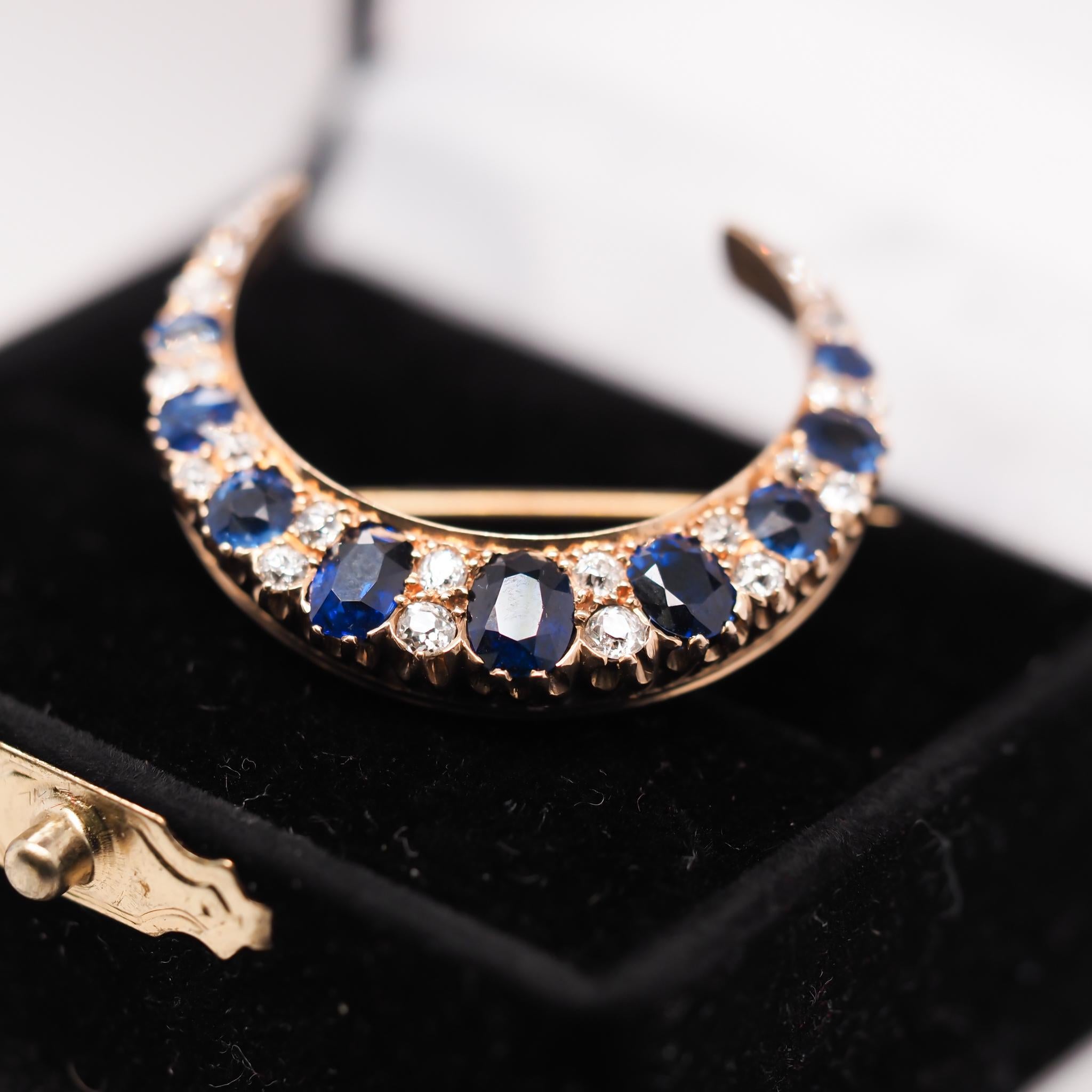 Women's or Men's Edwardian Natural Sapphire and Old Mine Diamond Crescent Moon Brooch