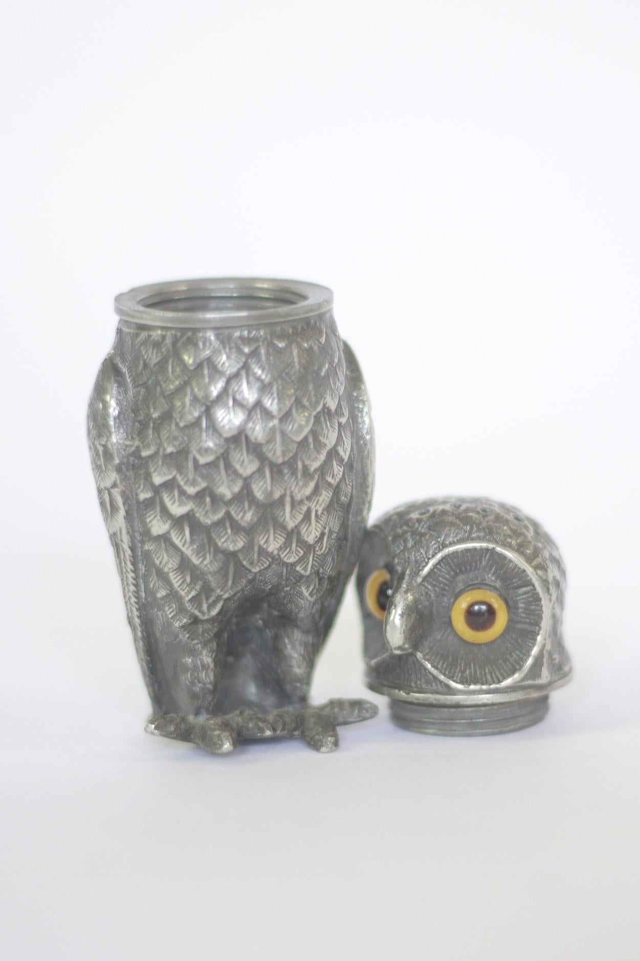 Edwardian Novelty Owl Pepper pot silver plated In Good Condition In Dereham, GB