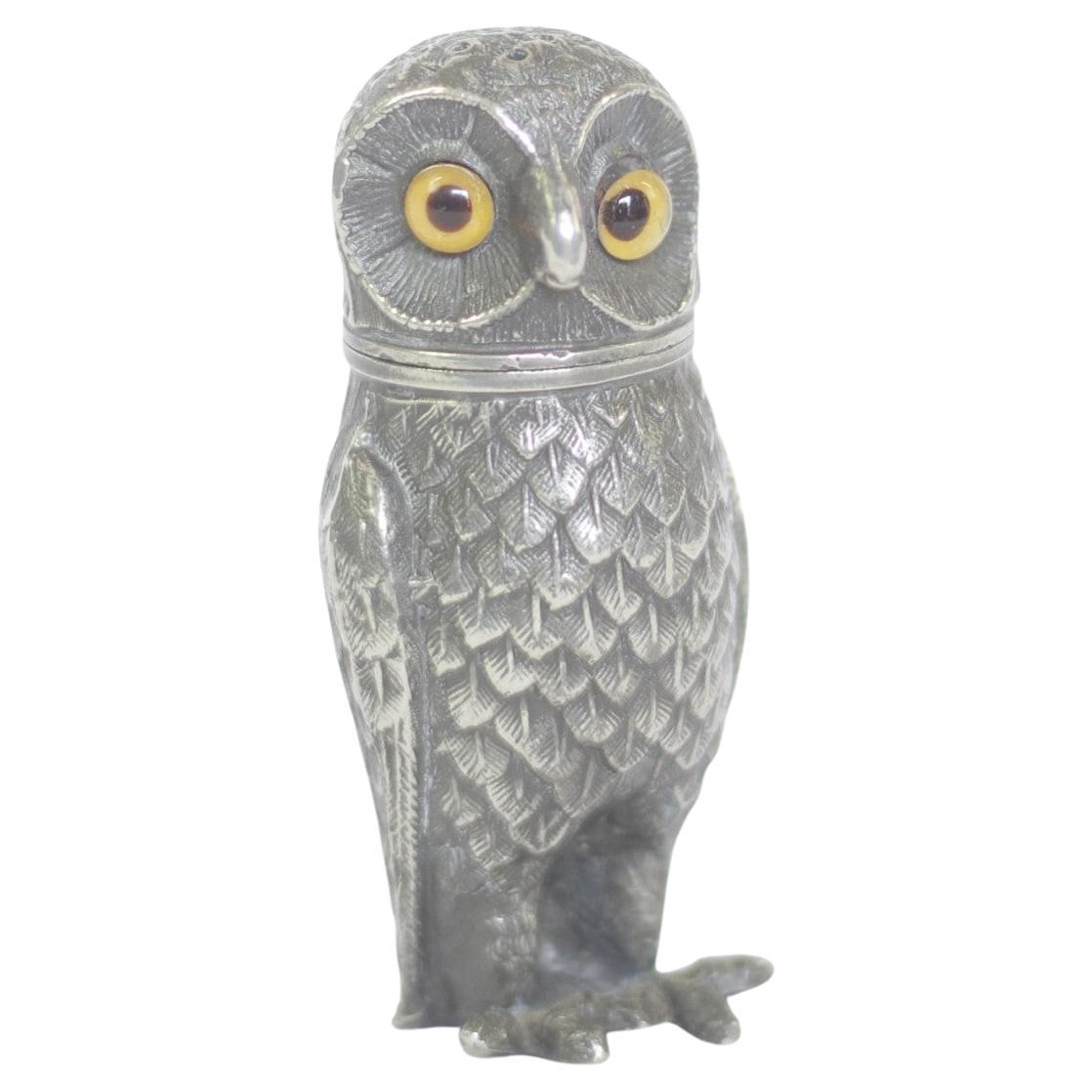 Edwardian Novelty Owl Pepper pot silver plated