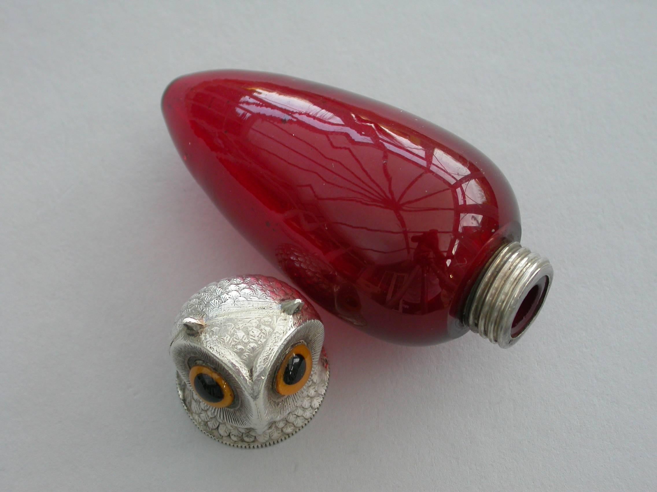 Edwardian Novelty Silver Mounted Red Glass Owls Head Scent Bottle S Mordan, 1904 2