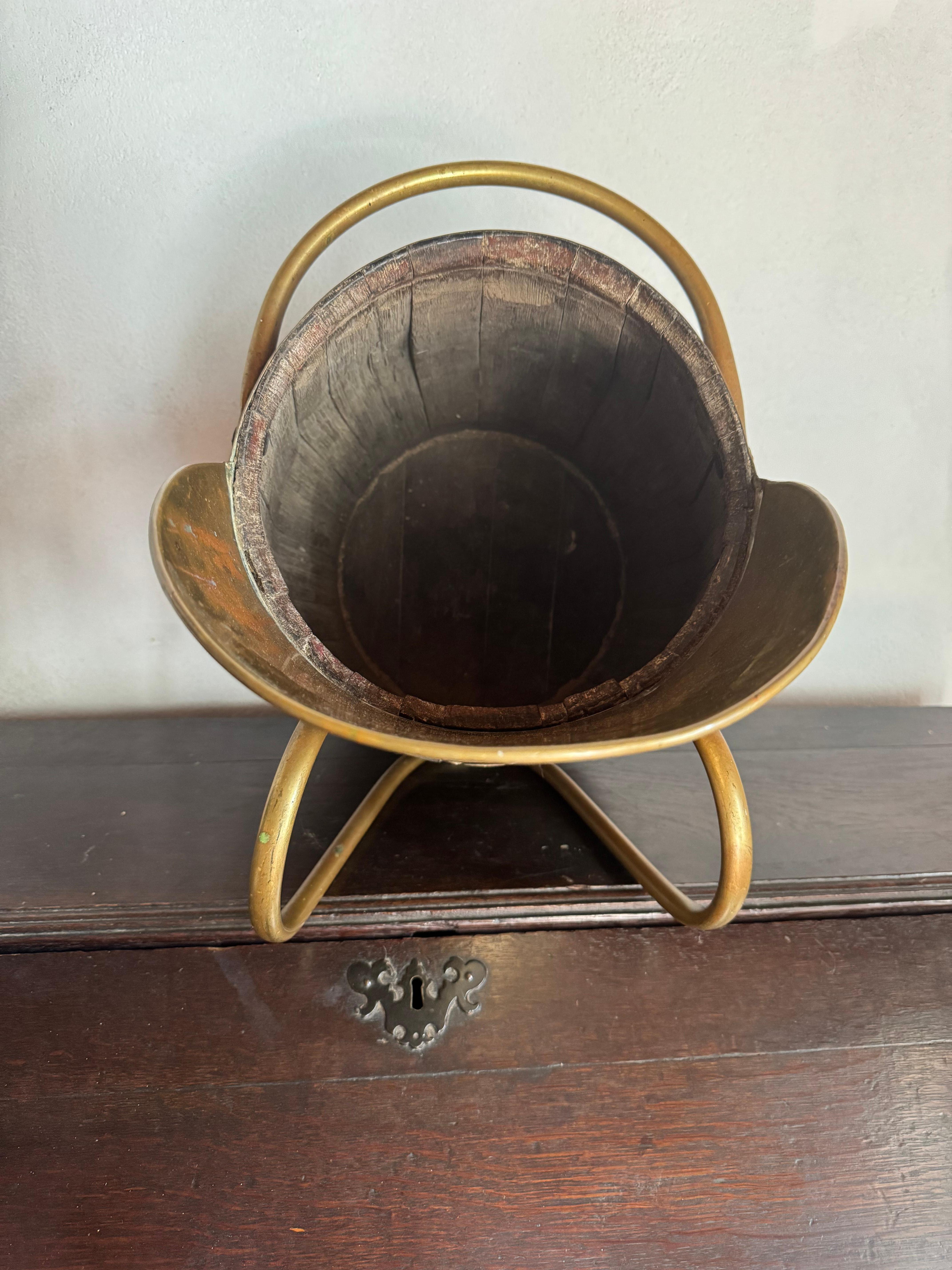 Polished Edwardian oak and brass fireside brass bound bucket wood/coal carrier For Sale