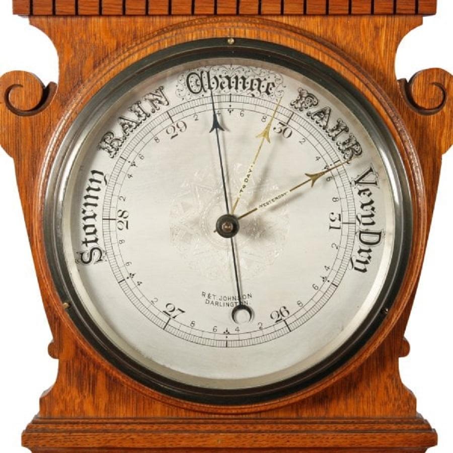 Edwardian Oak Aneroid Barometer, 20th Century In Good Condition For Sale In London, GB