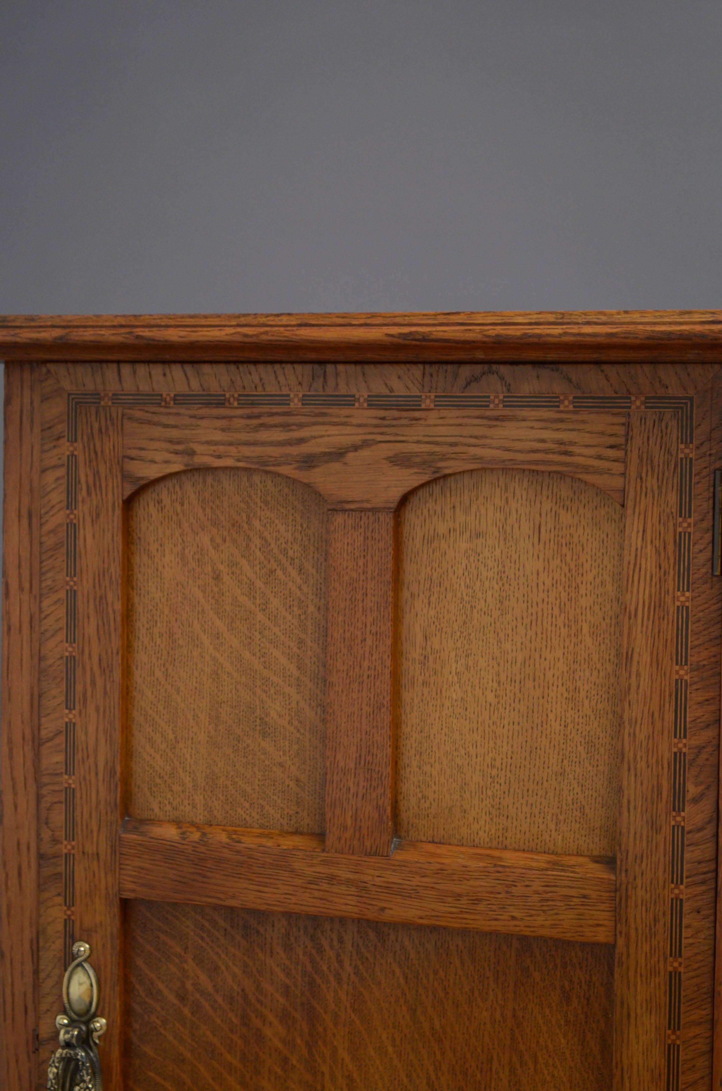 20th Century Edwardian Oak Bedside Cabinet